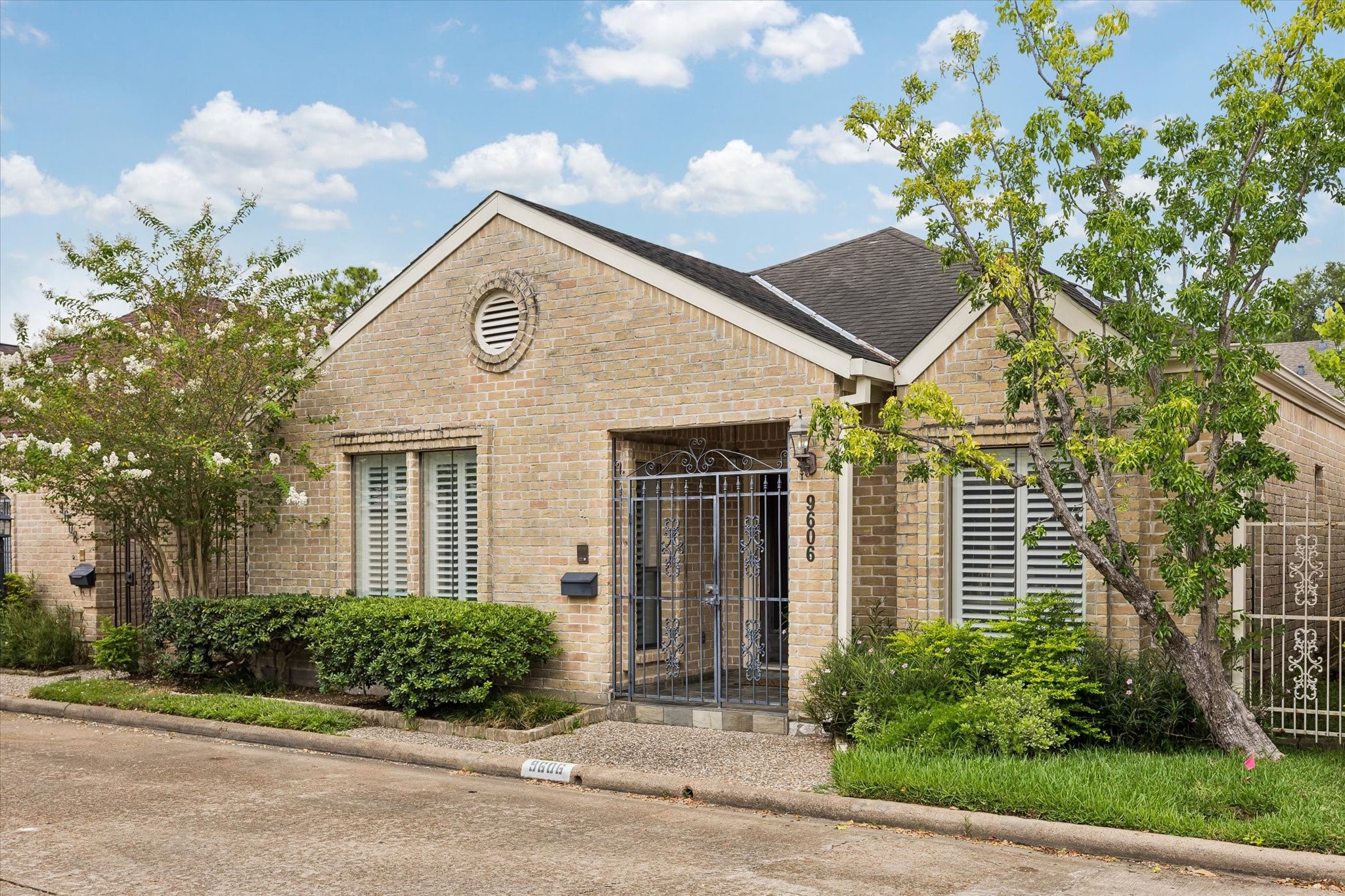 9606 Bayou Brook Street