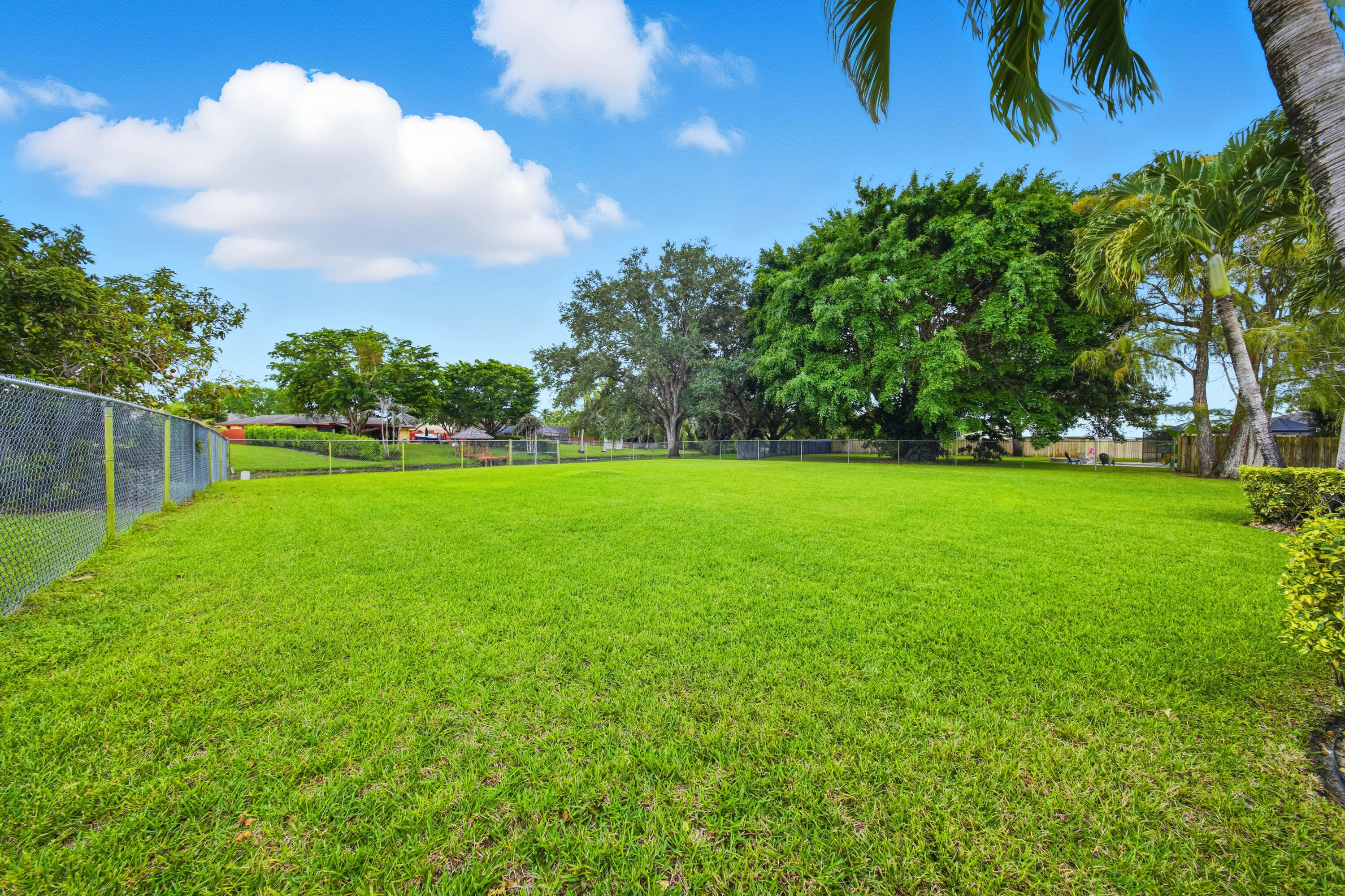 Royal Palm Beach, Florida, 33411, United States, 3 Bedrooms Bedrooms, ,3 BathroomsBathrooms,Residential,For Sale,1970121