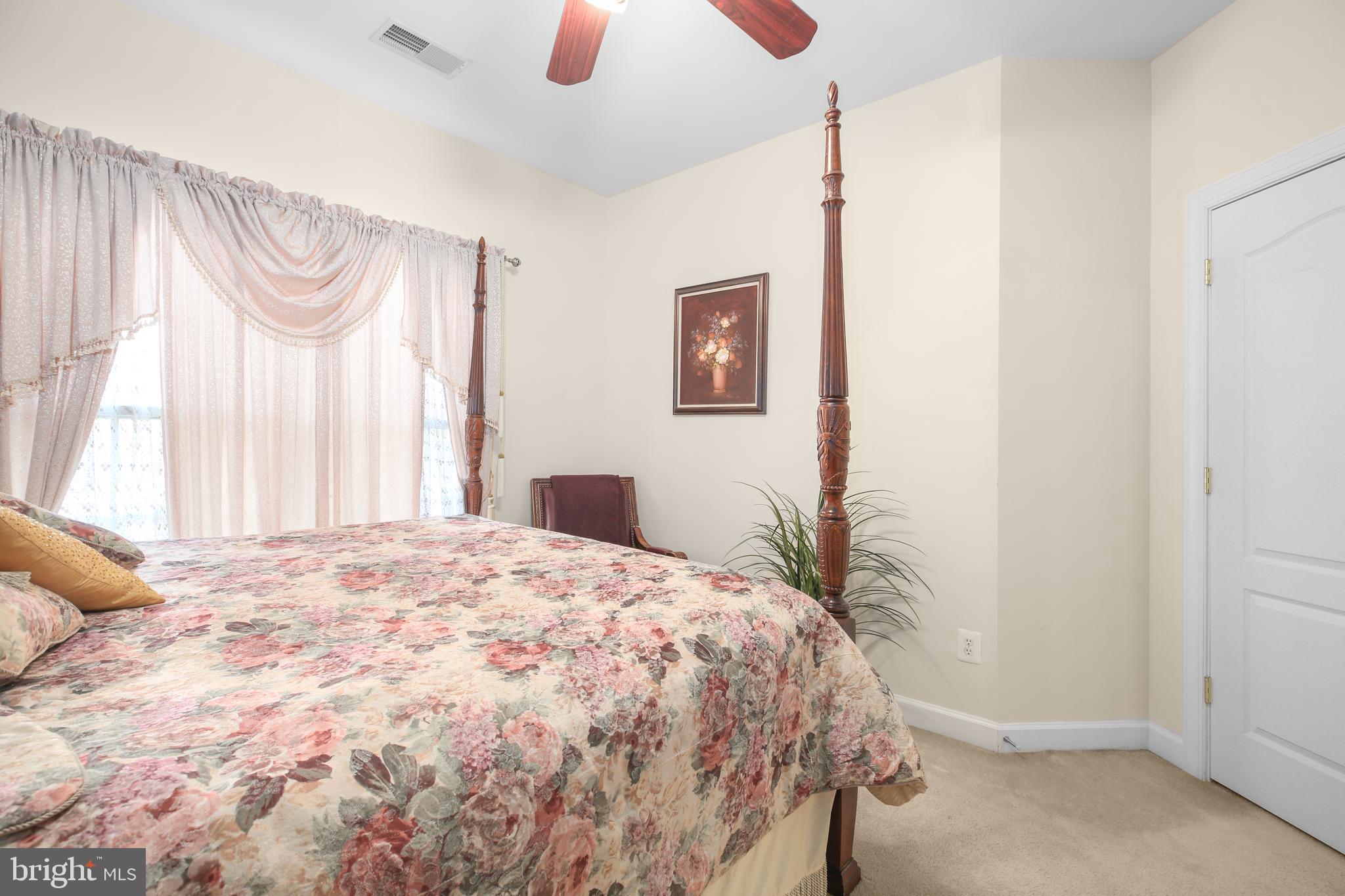 Woodbridge, Virginia, 22192, United States, 5 Bedrooms Bedrooms, ,5 BathroomsBathrooms,Residential,For Sale,1987362