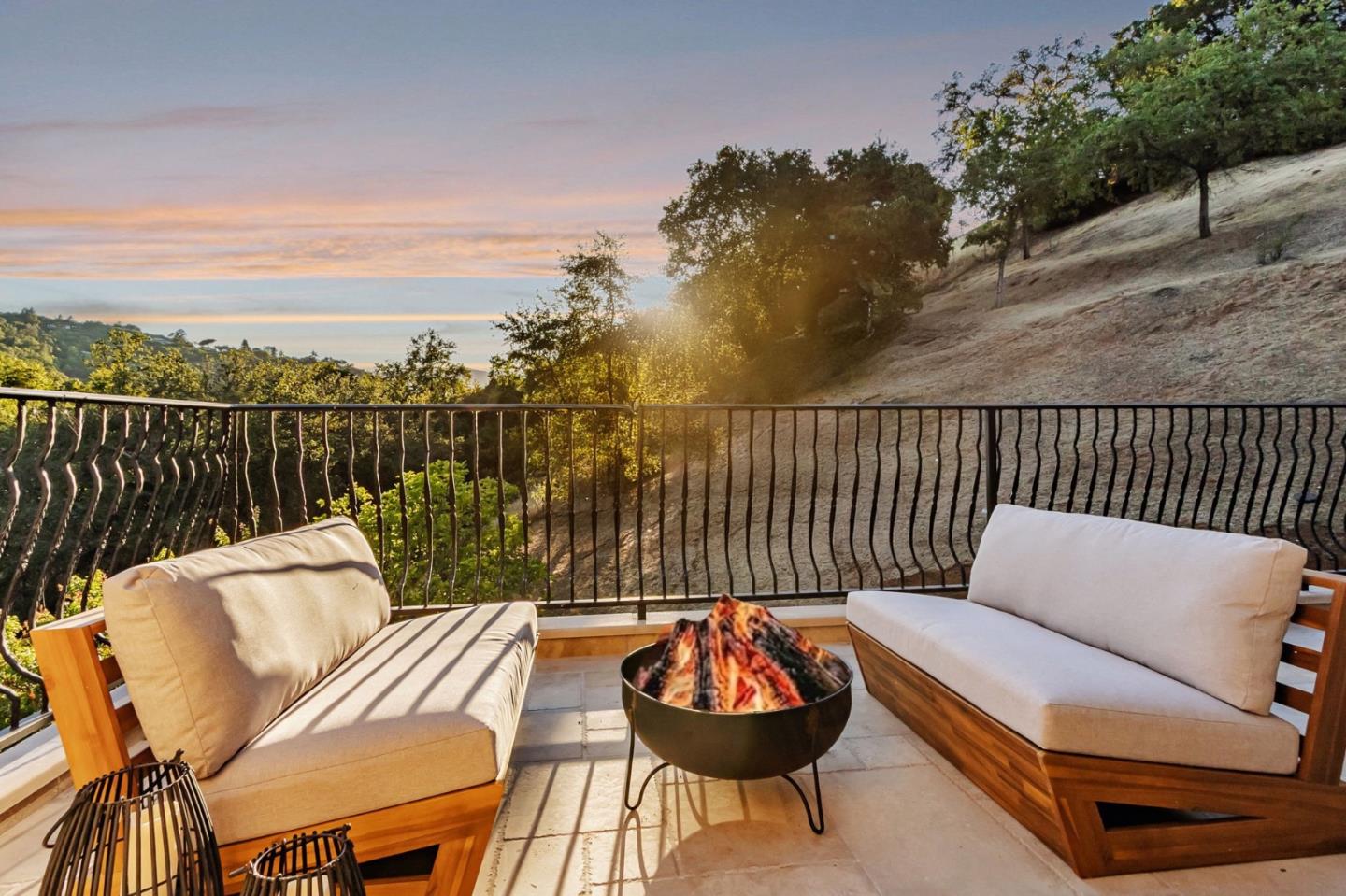 Los Gatos, California, 95032, United States, 8 Bedrooms Bedrooms, ,11 BathroomsBathrooms,Residential,For Sale,1855941