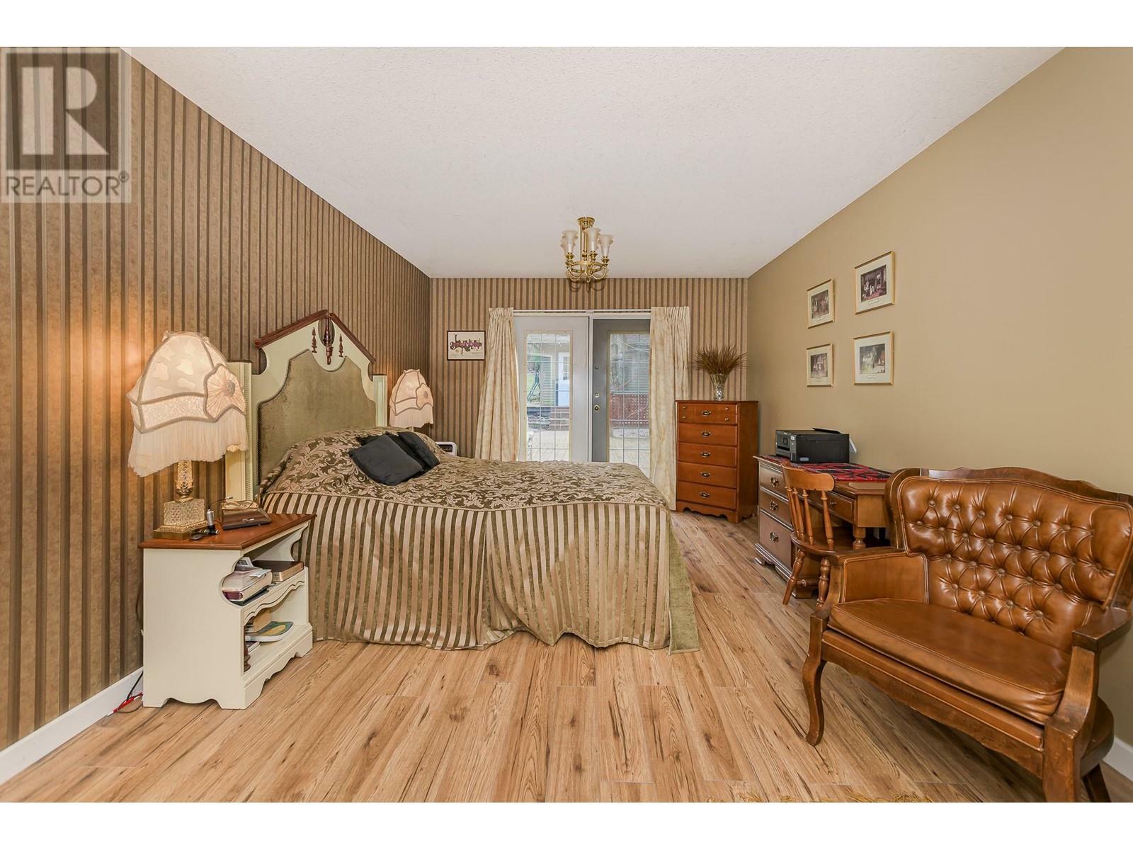 SALMON ARM, British Columbia, V1E 3C2, CA, 5 Bedrooms Bedrooms, ,3 BathroomsBathrooms,Residential,For Sale,1838319
