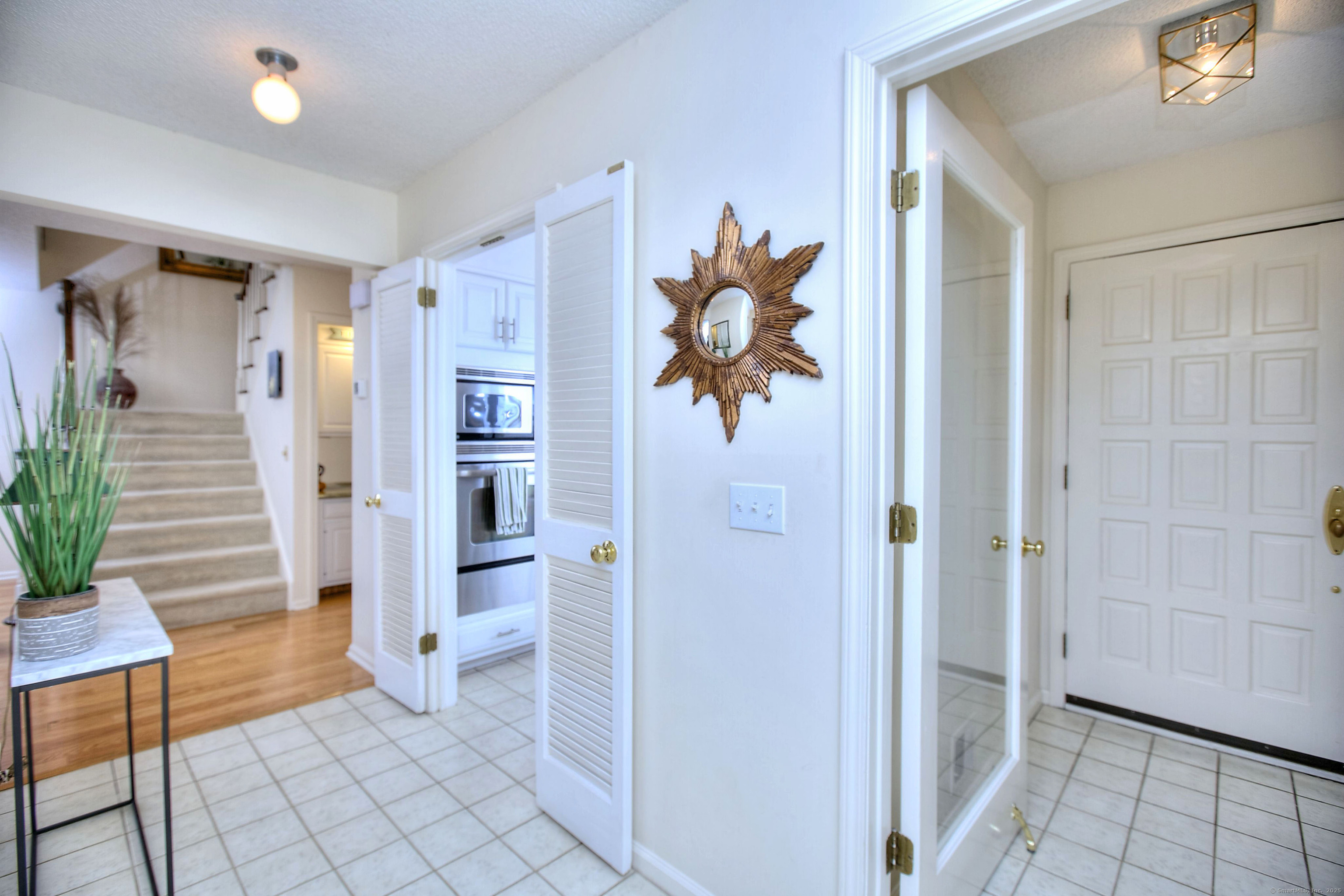 Westport, Connecticut, 06880, United States, 2 Bedrooms Bedrooms, ,3 BathroomsBathrooms,Residential,For Sale,1988257