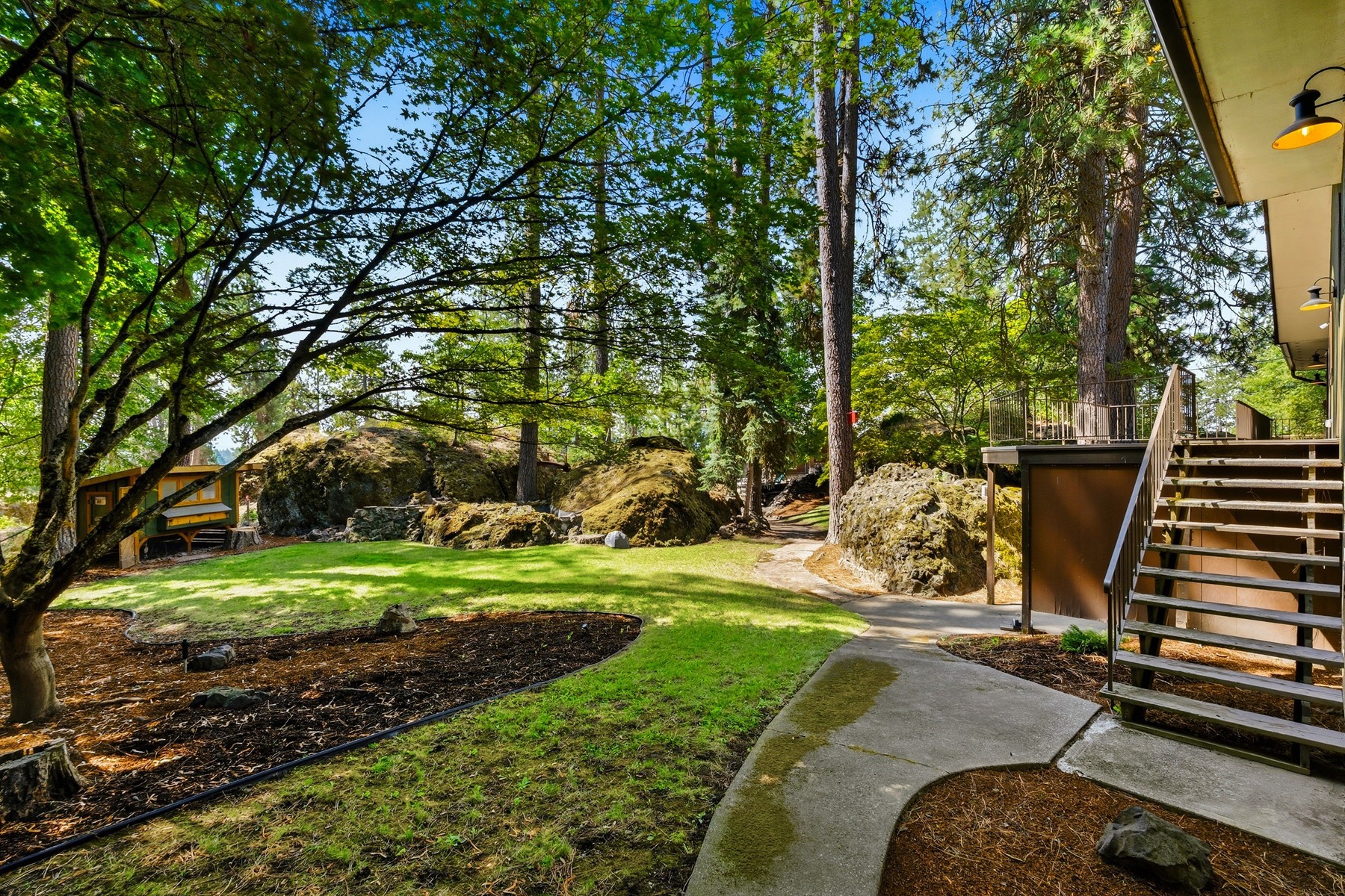  1023 N Crestline Dr - 物件實景