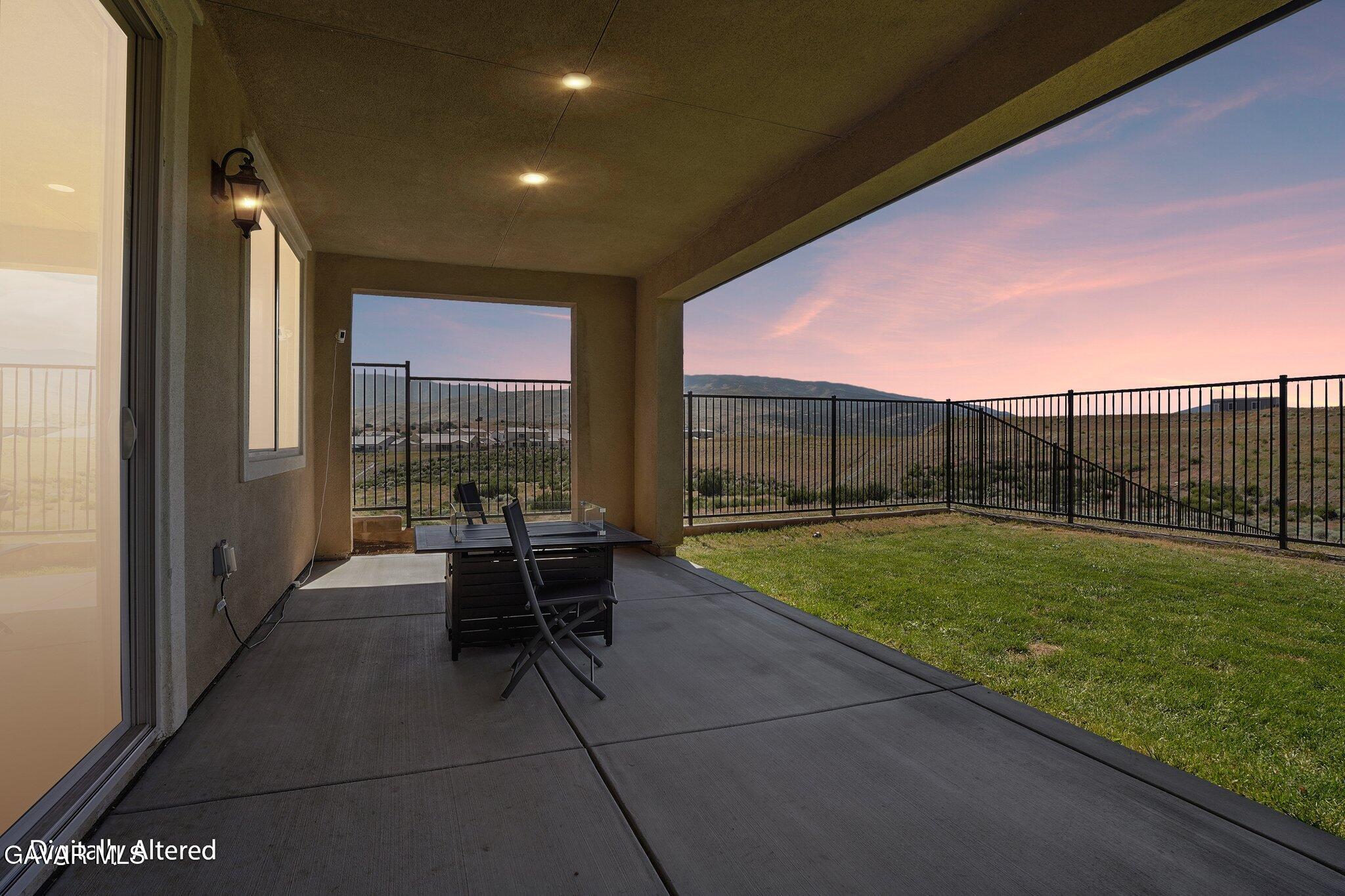 Palmdale, California, 93551, United States, 4 Bedrooms Bedrooms, ,4 BathroomsBathrooms,Residential,For Sale,2033193