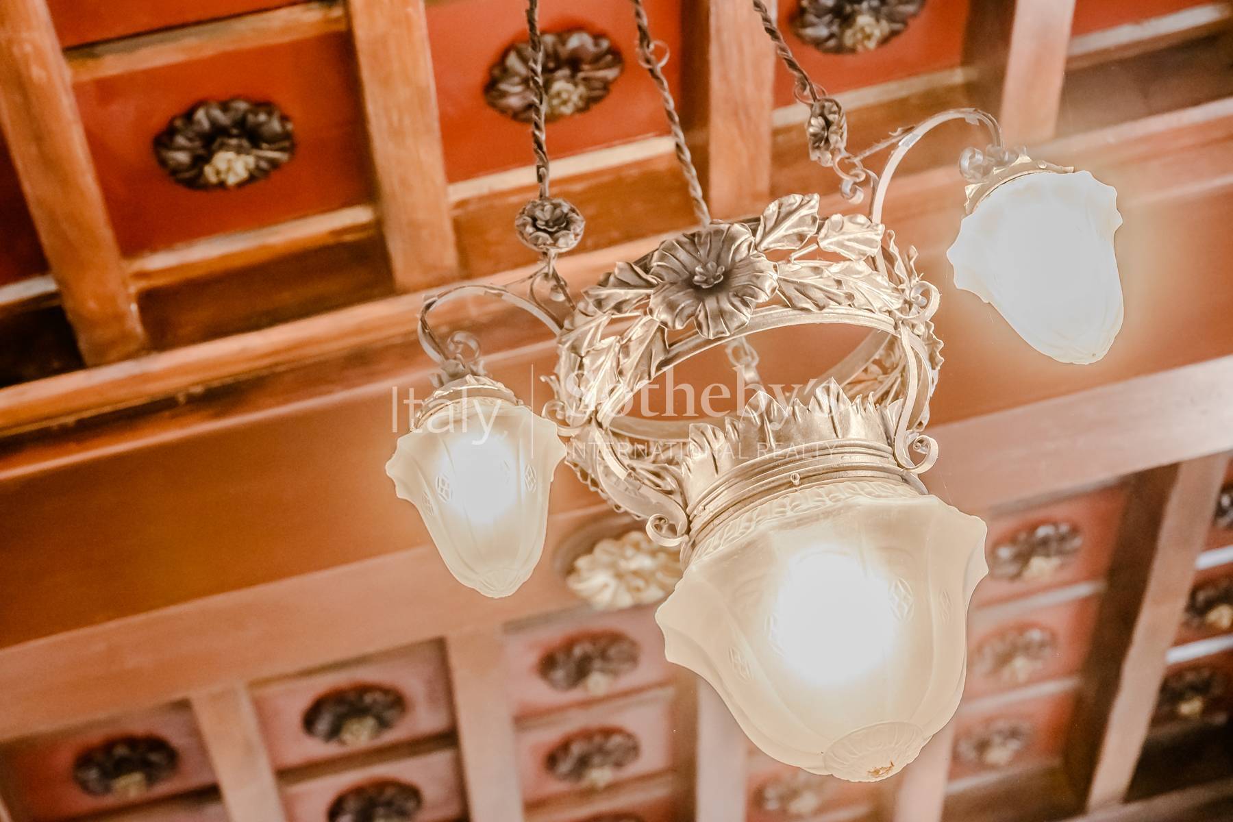  Charming Early 1900s Palazzo in prime lakefront position - 物件實景