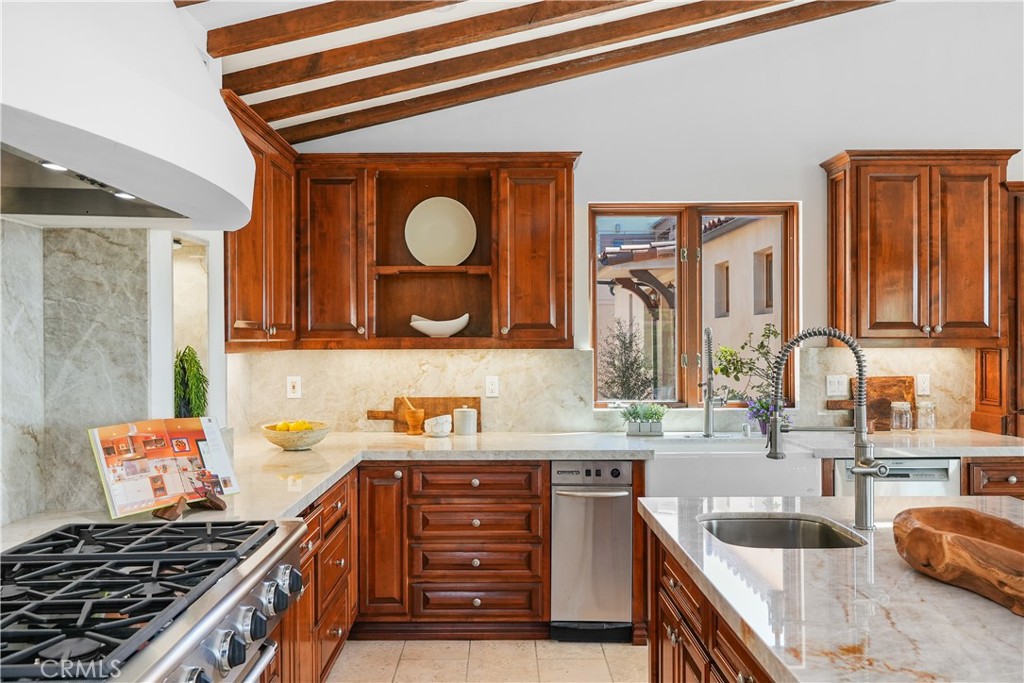 Laguna Beach, California, 92651, United States, 5 Bedrooms Bedrooms, ,6 BathroomsBathrooms,Residential,For Sale,1908512