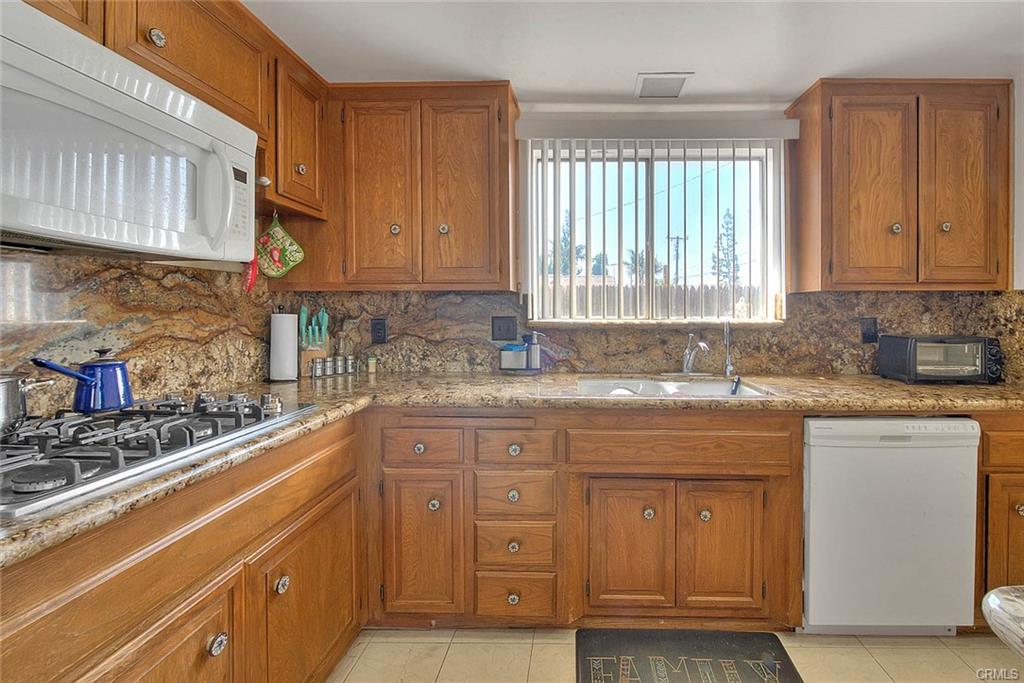Chino, California, 91710, United States, 3 Bedrooms Bedrooms, ,2 BathroomsBathrooms,Residential,For Sale,1919660