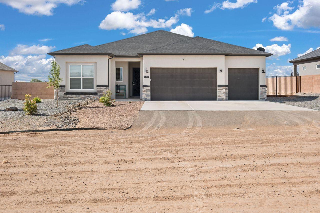 Rio Rancho, New Mexico, 87144, United States, 4 Bedrooms Bedrooms, ,3 BathroomsBathrooms,Residential,For Sale,1868478