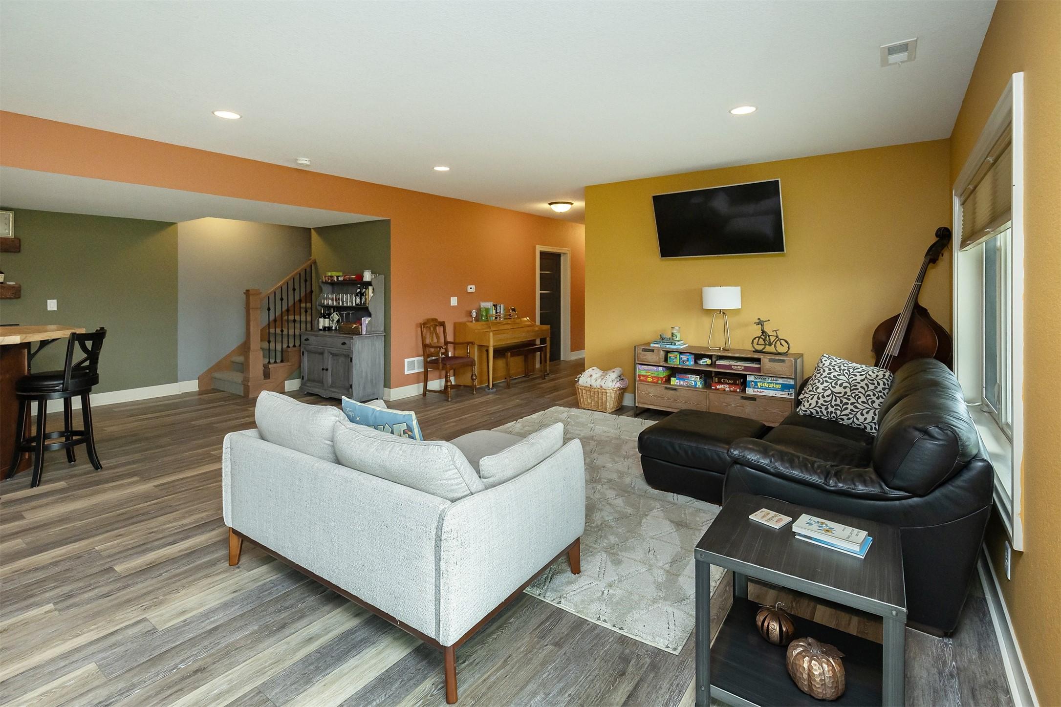 Huxley, Iowa, 50124, United States, 4 Bedrooms Bedrooms, ,3 BathroomsBathrooms,Residential,For Sale,1987061