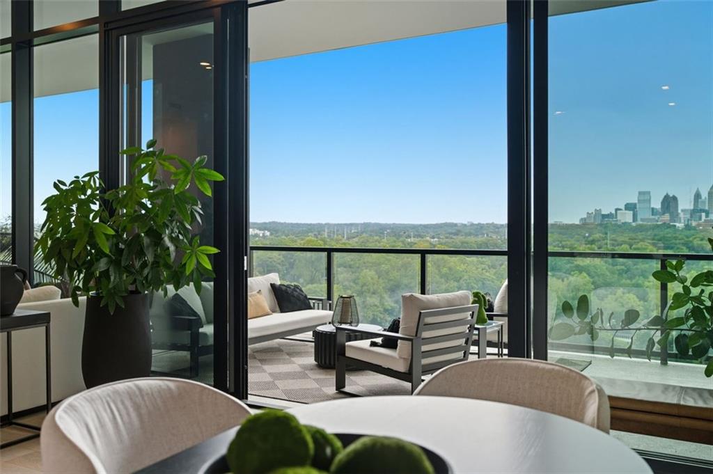 Atlanta, Georgia, 30305, United States, 2 Bedrooms Bedrooms, ,3 BathroomsBathrooms,Residential,For Sale,1979191