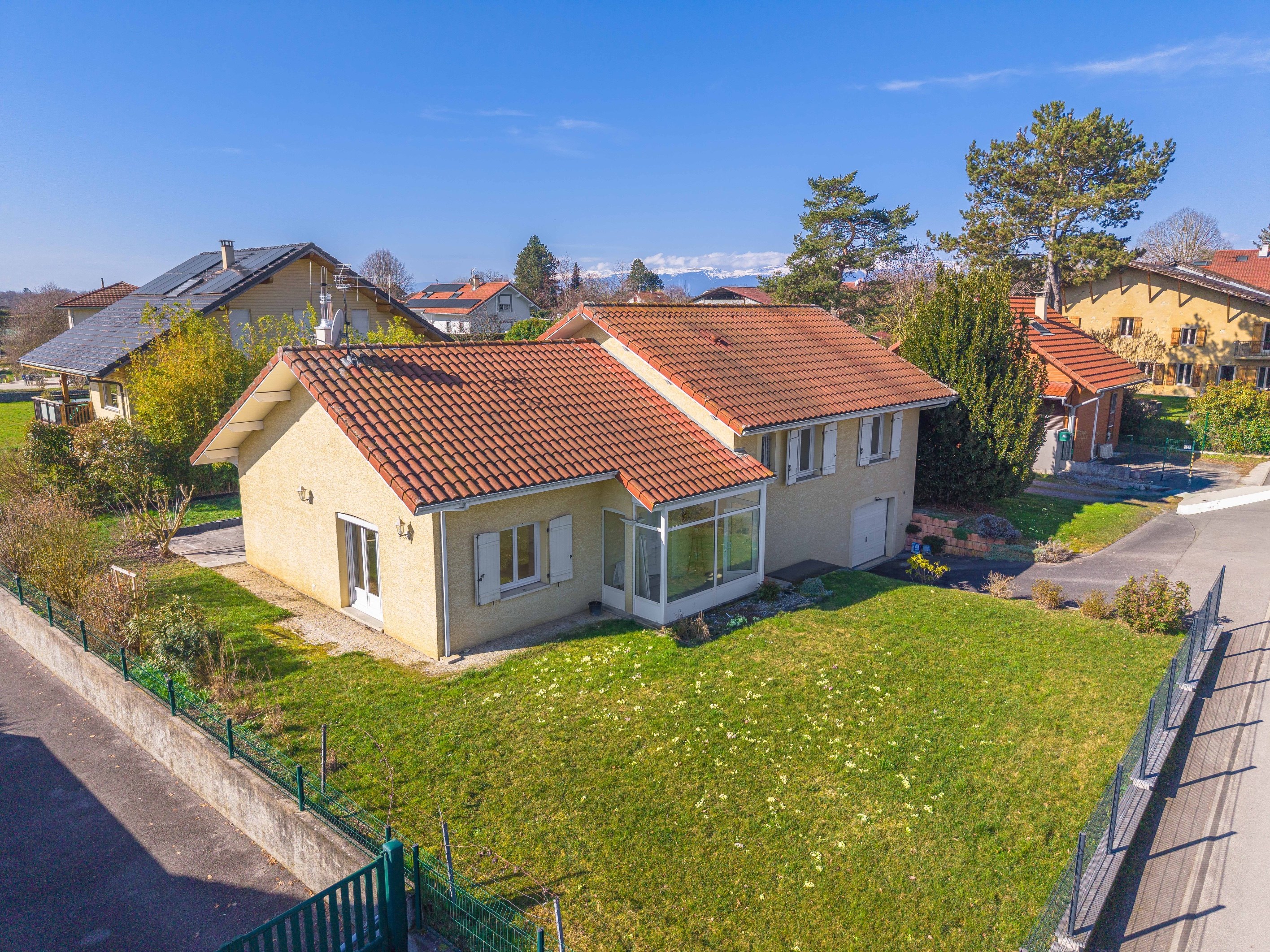  Elegant family home very close to the border in a quiet location - 物件實景