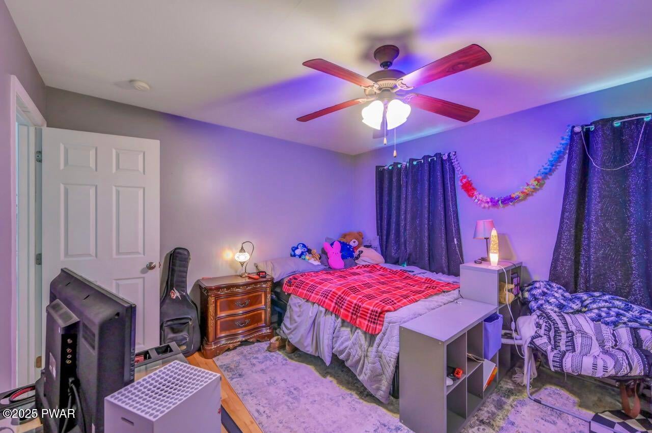 Honesdale, Pennsylvania, 18431, United States, 5 Bedrooms Bedrooms, ,4 BathroomsBathrooms,Residential,For Sale,1973688