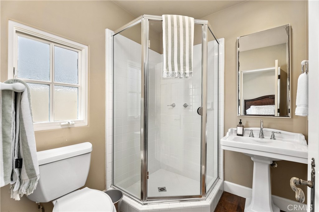 Newport Beach, California, 92663, United States, 5 Bedrooms Bedrooms, ,4 BathroomsBathrooms,Residential,For Sale,1848621
