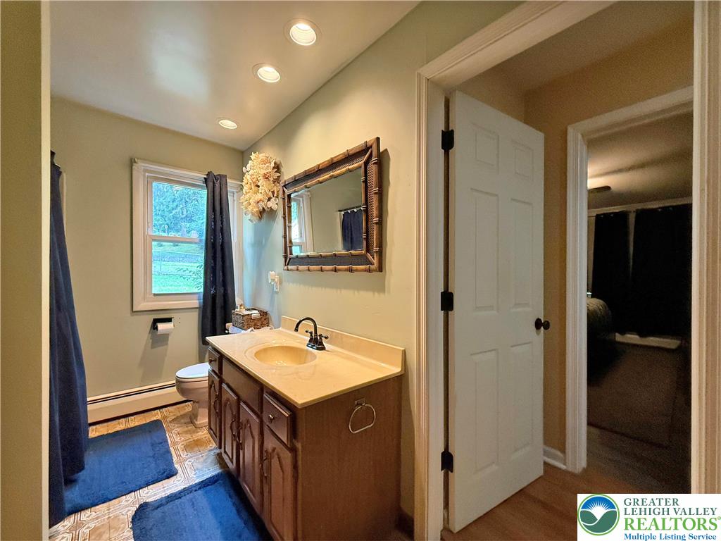 Allentown City, Pennsylvania, 18103, United States, 3 Bedrooms Bedrooms, ,2 BathroomsBathrooms,Residential,For Sale,1897296