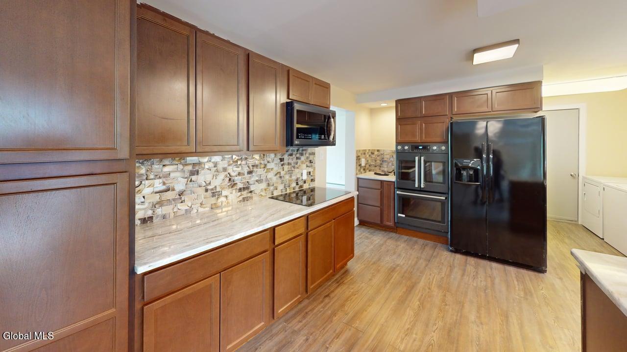 Summit, New York, 12175, United States, 3 Bedrooms Bedrooms, ,4 BathroomsBathrooms,Residential,For Sale,1942619