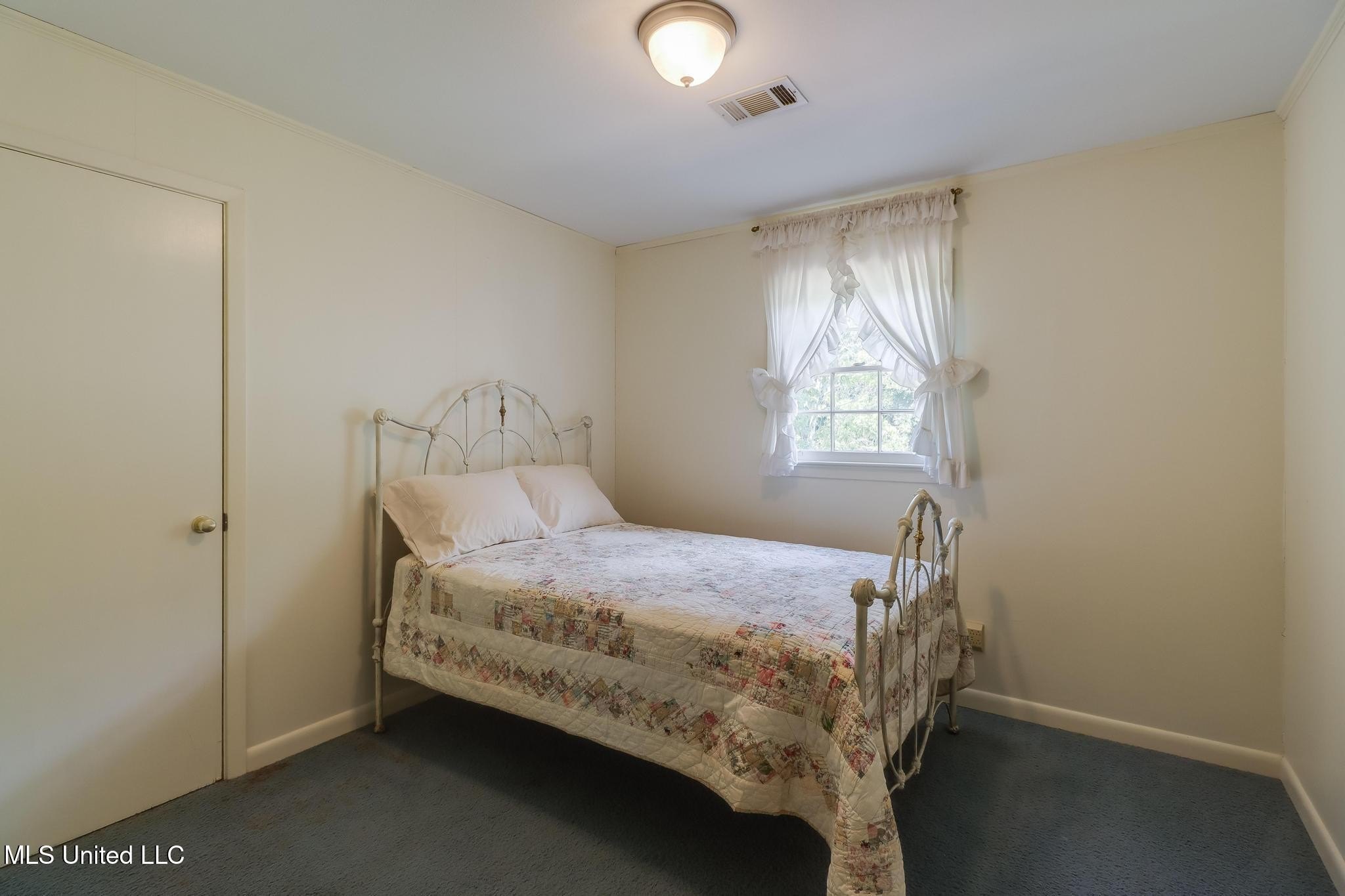 Gulfport, Mississippi, 39507, United States, 4 Bedrooms Bedrooms, ,4 BathroomsBathrooms,Residential,For Sale,1977287