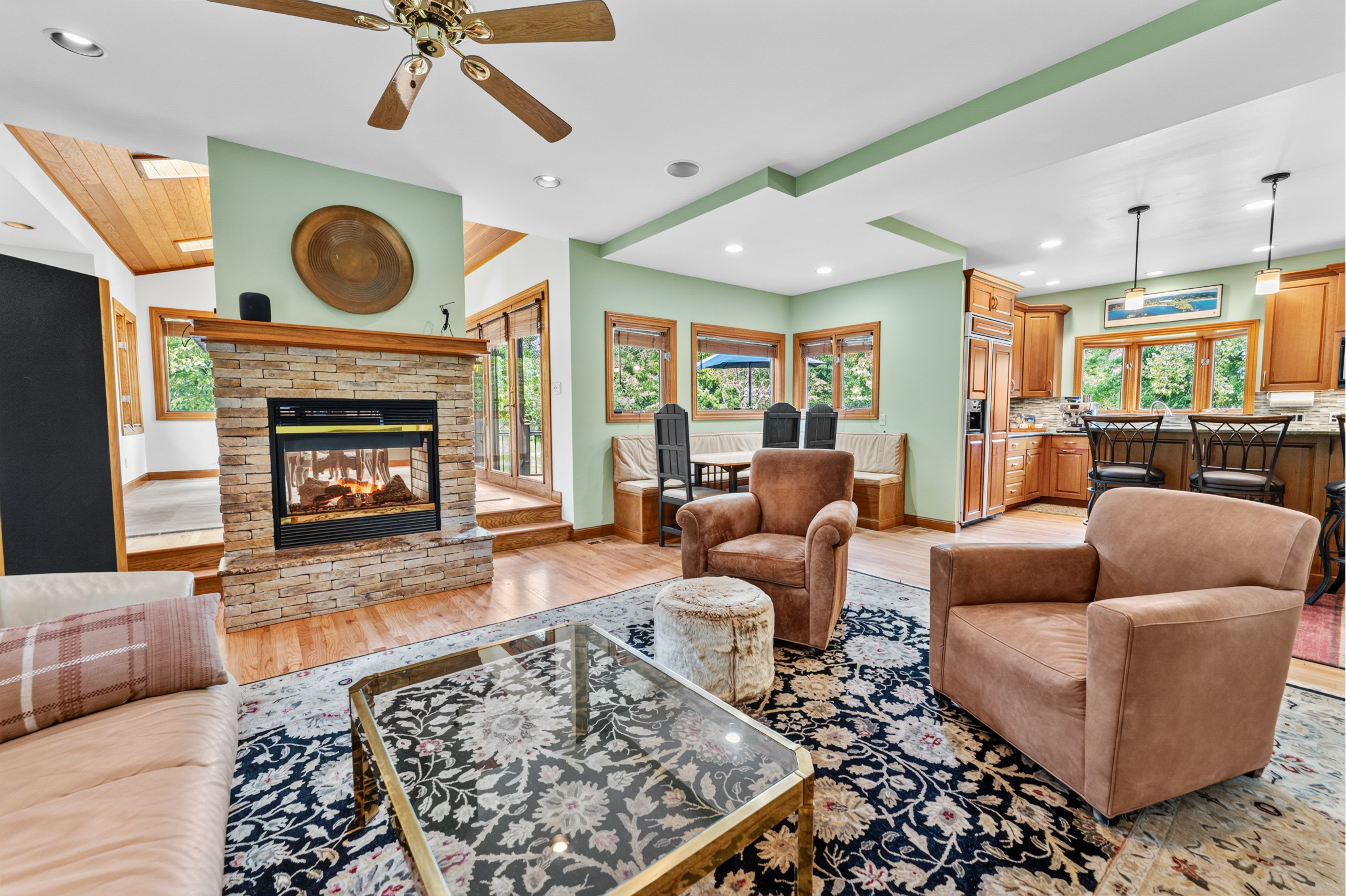  Light-Filled Contemporary on 2.35 Acres in Ladue - 物件實景