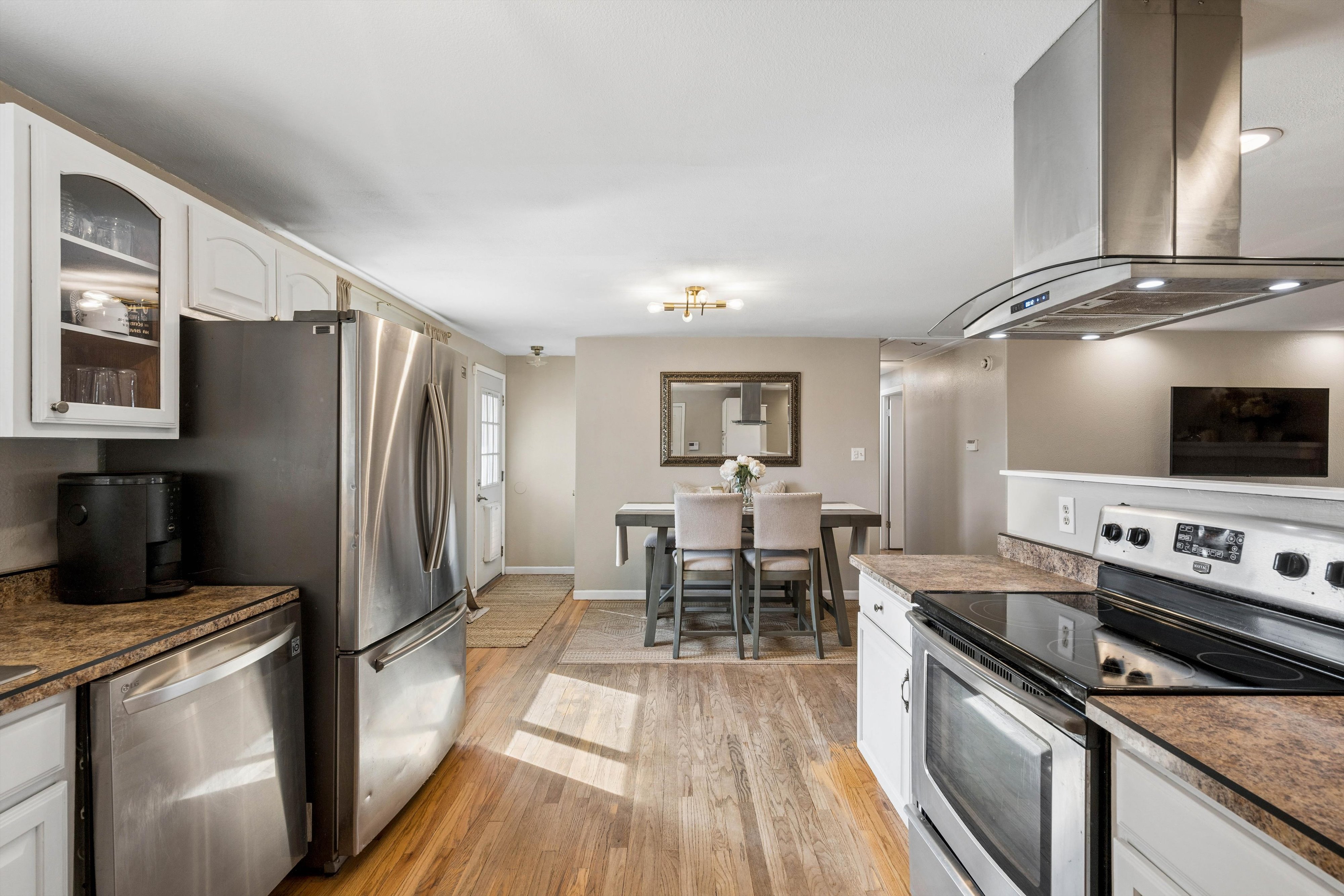  Welcome to 2900 South Jay Street - 物件實景