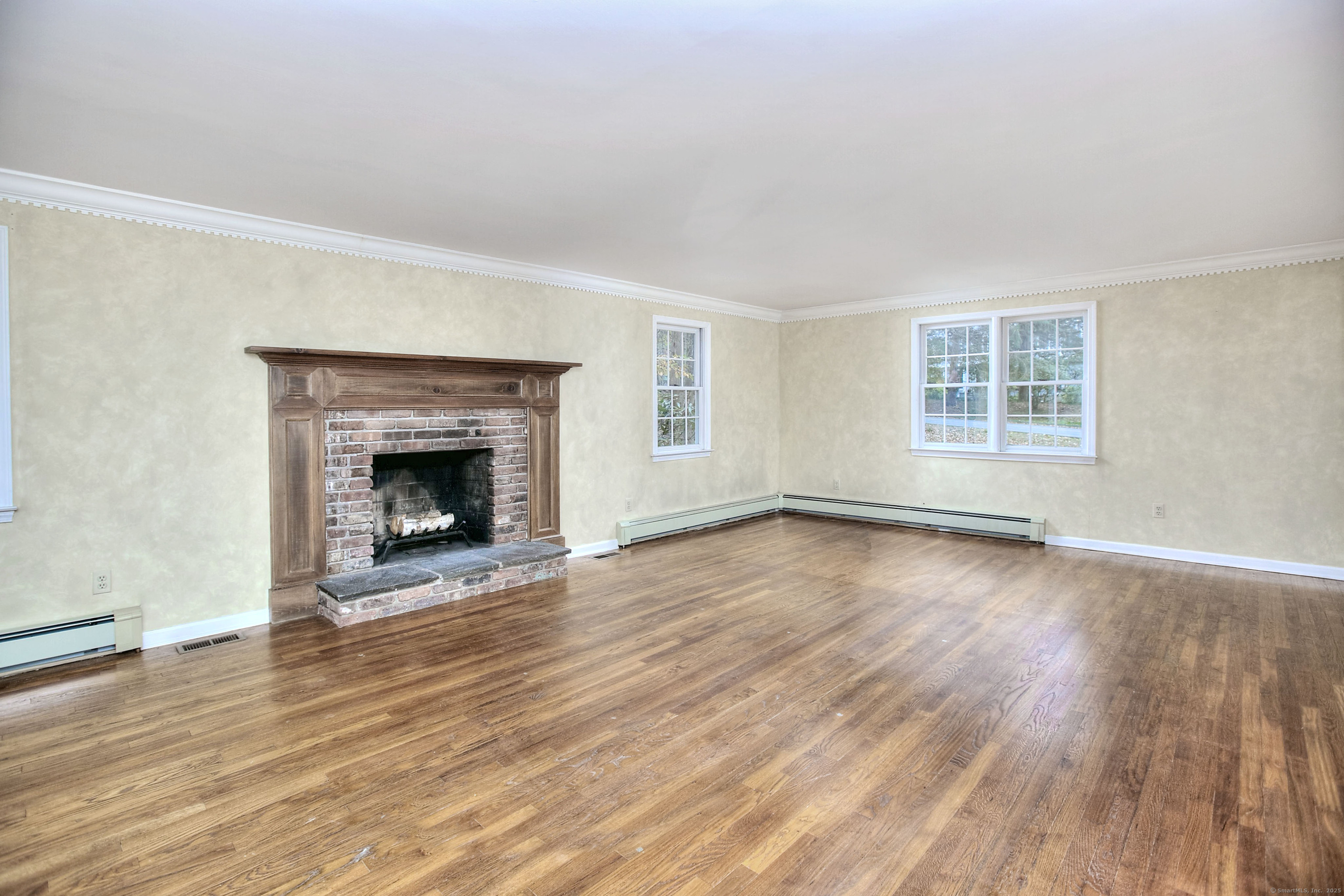 Westport, Connecticut, 06880, United States, 4 Bedrooms Bedrooms, ,3 BathroomsBathrooms,Residential,For Sale,1987489