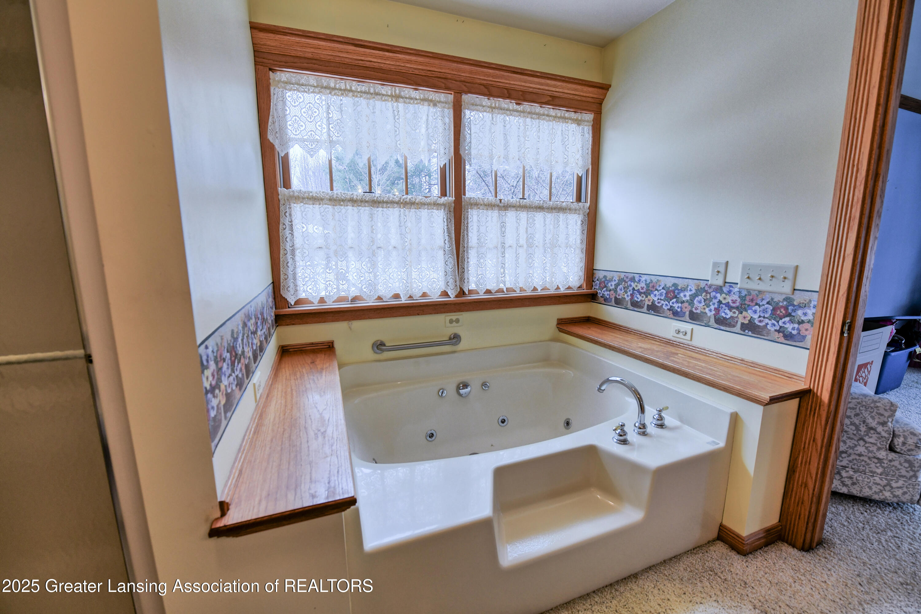 Portland, Michigan, 48875, United States, 5 Bedrooms Bedrooms, ,4 BathroomsBathrooms,Residential,For Sale,2031480