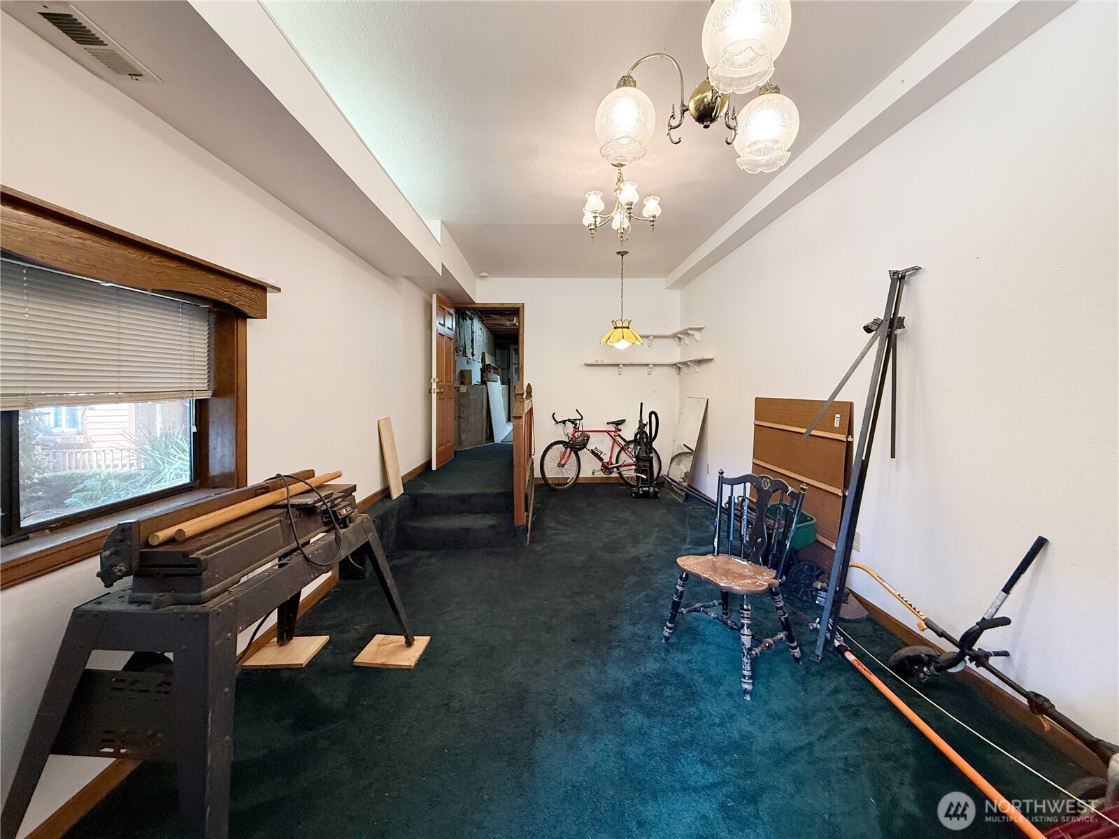 Edmonds, Washington, 98026, United States, 4 Bedrooms Bedrooms, ,2 BathroomsBathrooms,Residential,For Sale,1923504