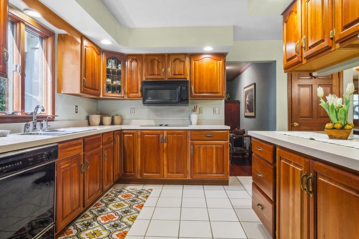 Valparaiso, Indiana, 46385, United States, 4 Bedrooms Bedrooms, ,4 BathroomsBathrooms,Residential,For Sale,1945024