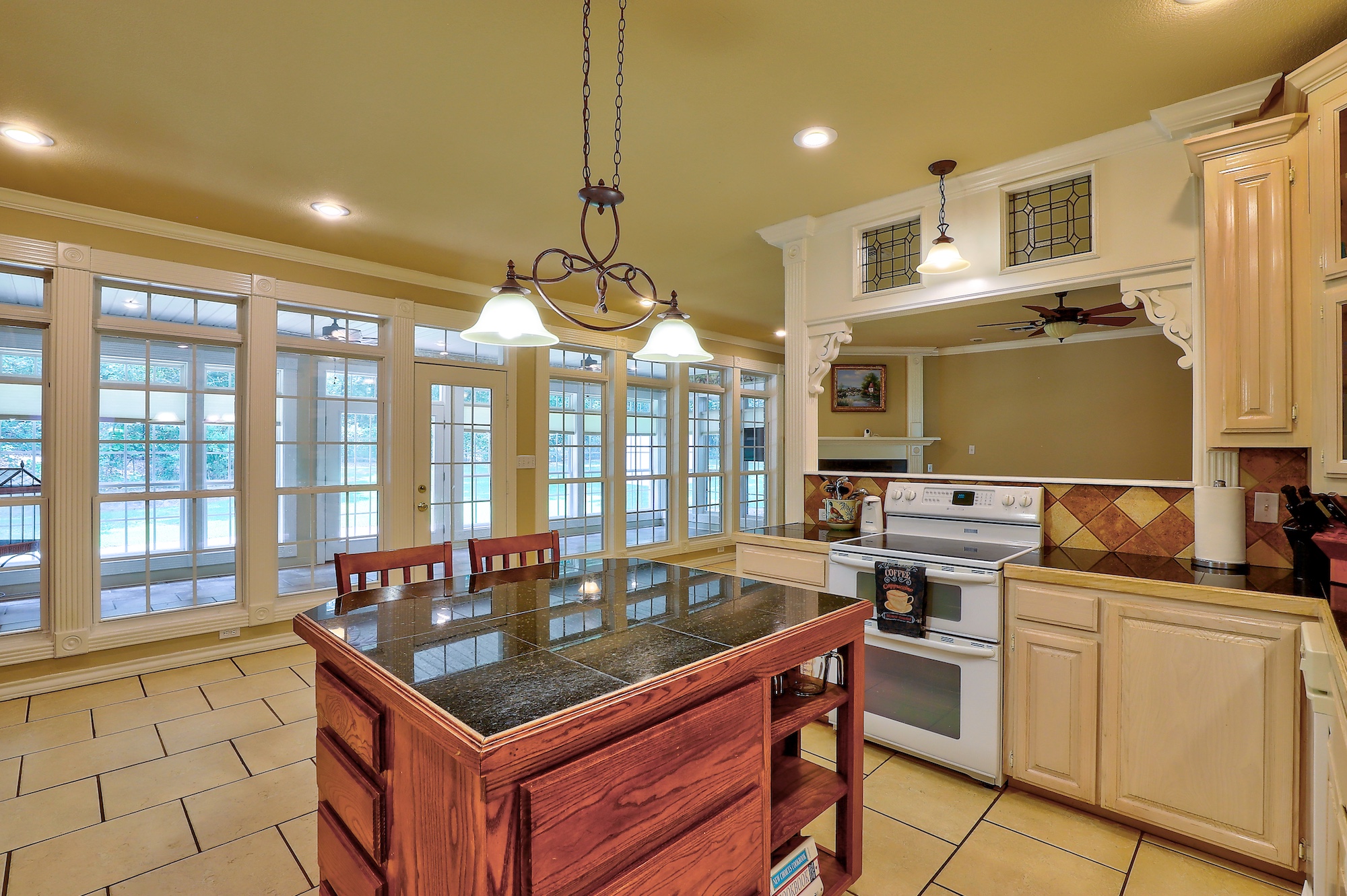 Texarkana, Texas, 75503, United States, 3 Bedrooms Bedrooms, ,4 BathroomsBathrooms,Residential,For Sale,1841636