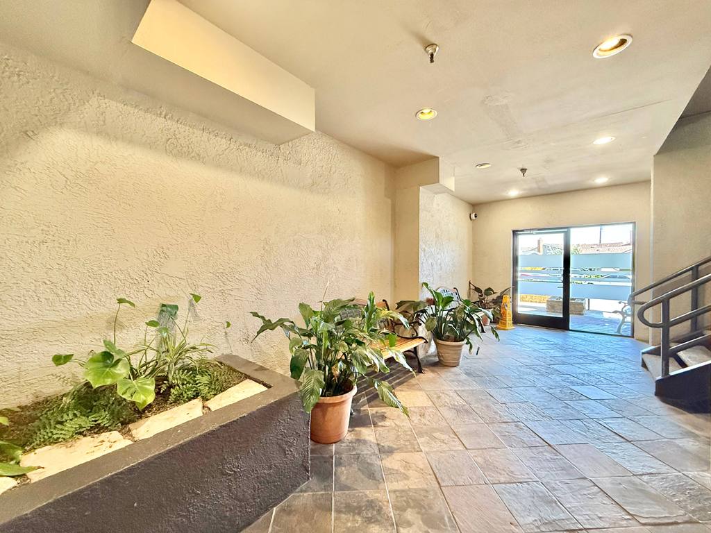 Long Beach, California, 90815, United States, 2 Bedrooms Bedrooms, ,2 BathroomsBathrooms,Residential,For Sale,1830564