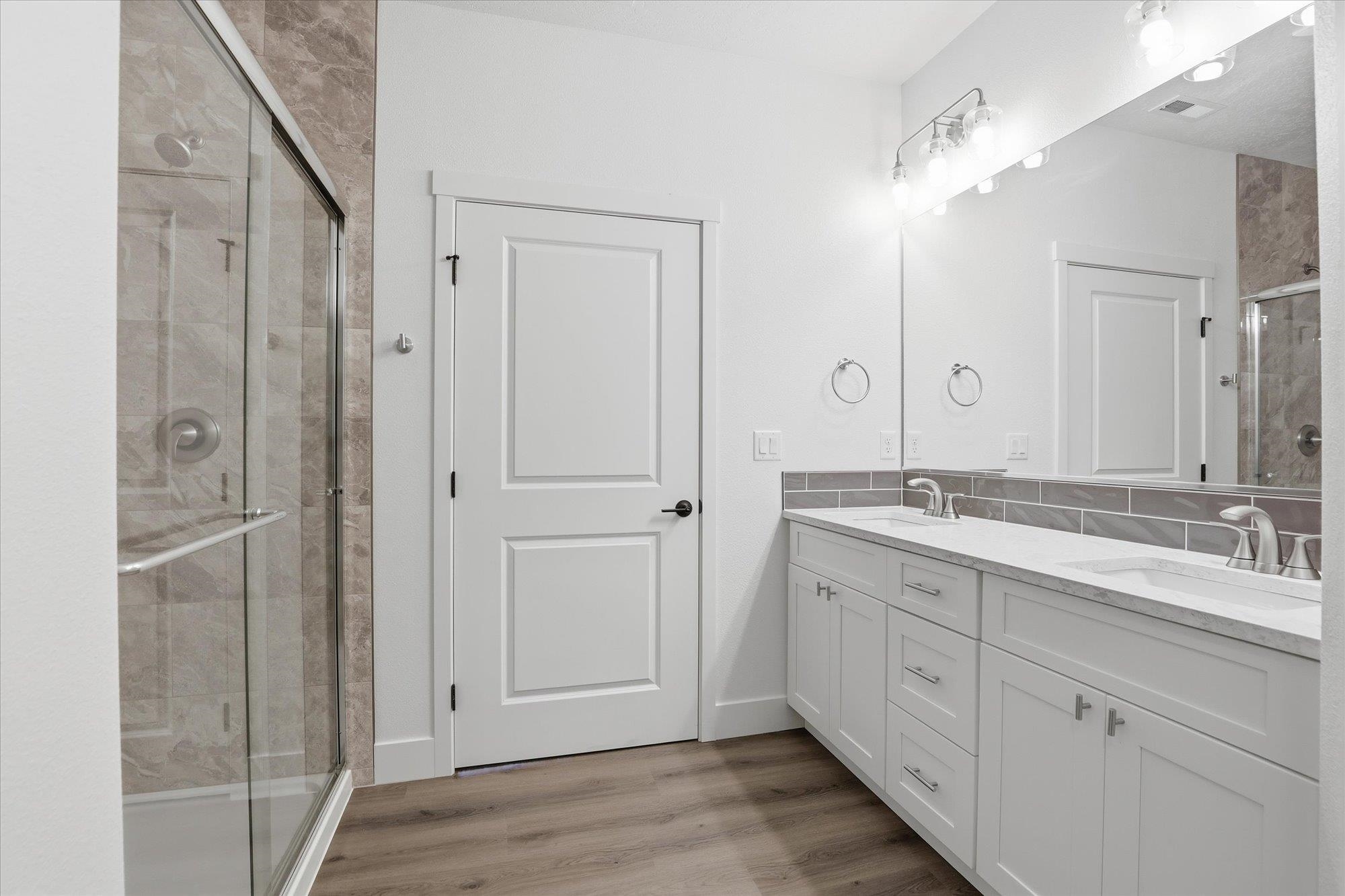 Deer Park, Washington, 99006, United States, 3 Bedrooms Bedrooms, ,2 BathroomsBathrooms,Residential,For Sale,1988069