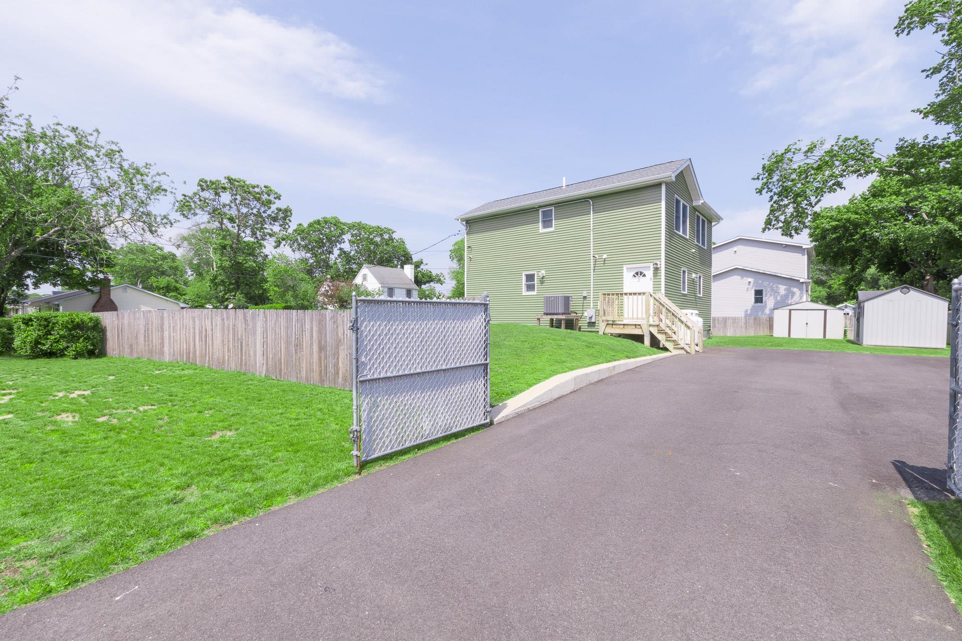 Shirley, New York, 11967, United States, 3 Bedrooms Bedrooms, ,2 BathroomsBathrooms,Residential,For Sale,1761697