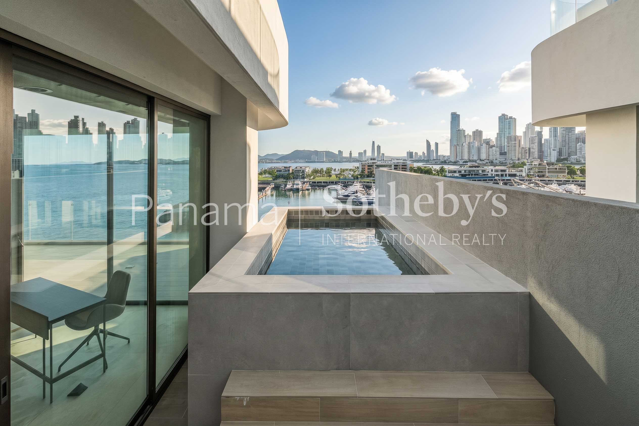  Two-Level Penthouse with Private Lap Pool  Skyhomes, Ocean Reef Islands - 物件實景