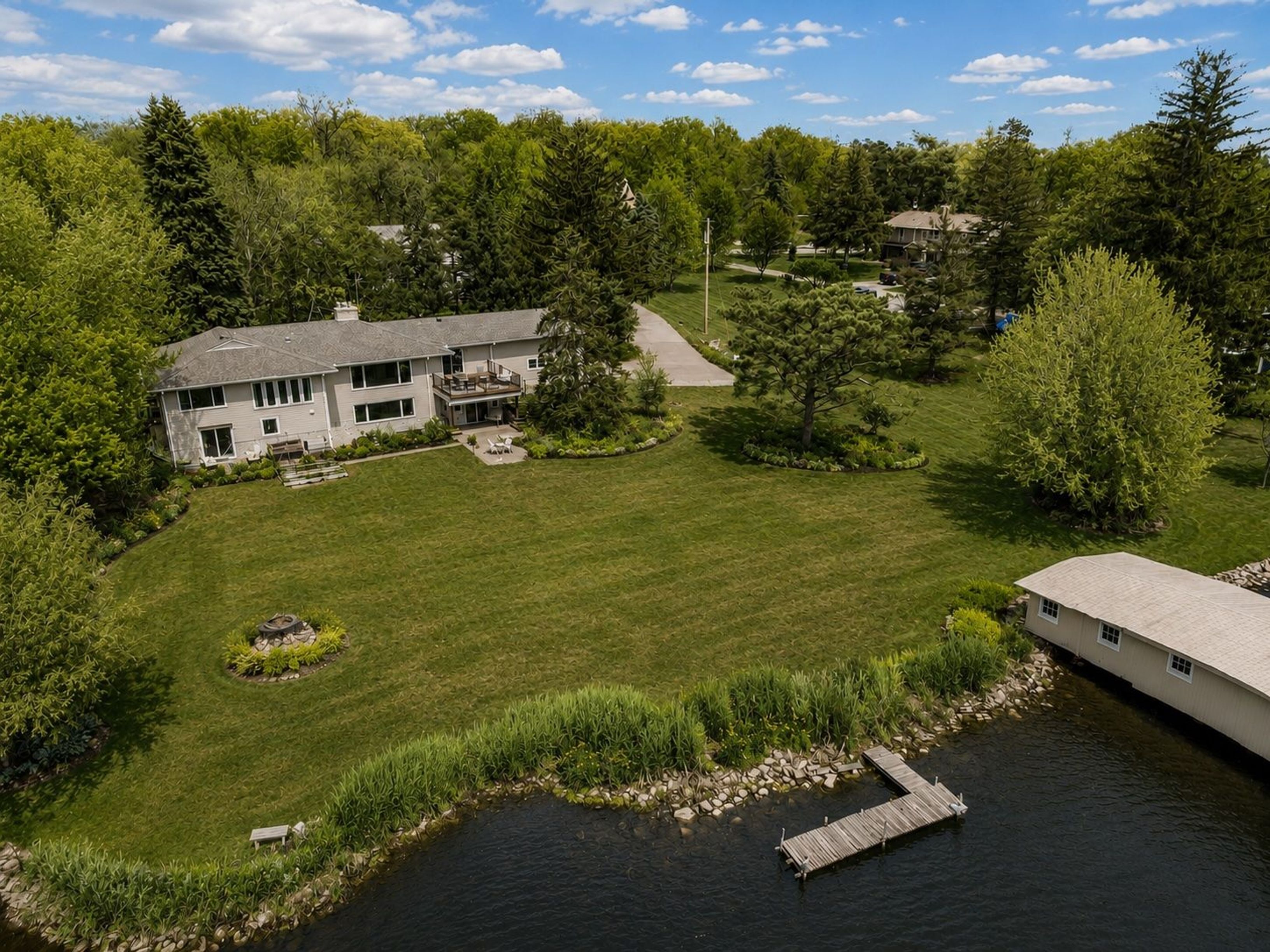  Prime Lake Minnetonka Shoreline Opportunity - 物件實景