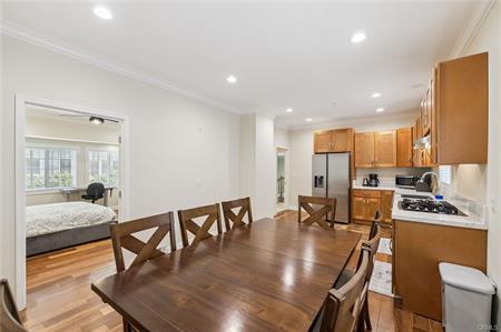 Los Angeles, California, 90016, United States, ,Residential,For Sale,1895088