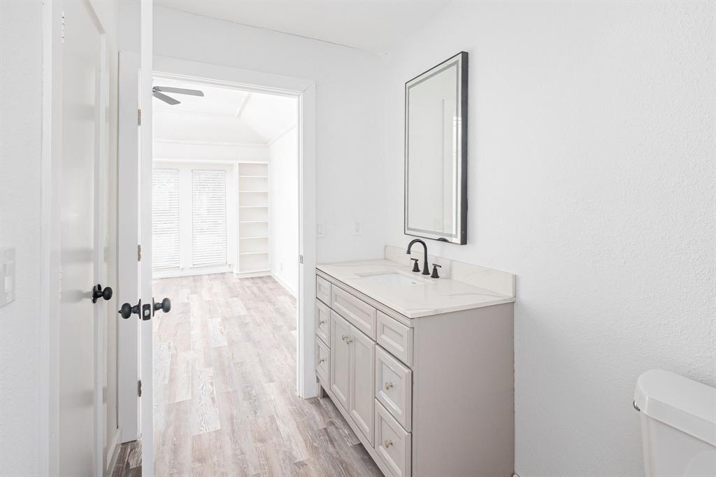 Dallas, Texas, 75214, United States, 3 Bedrooms Bedrooms, ,2 BathroomsBathrooms,Residential,For Sale,1987493