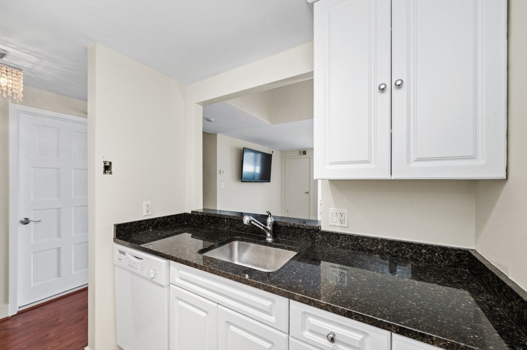 Boston, Massachusetts, 02129, United States, 1 Bedroom Bedrooms, ,2 BathroomsBathrooms,Residential,For Sale,1911386