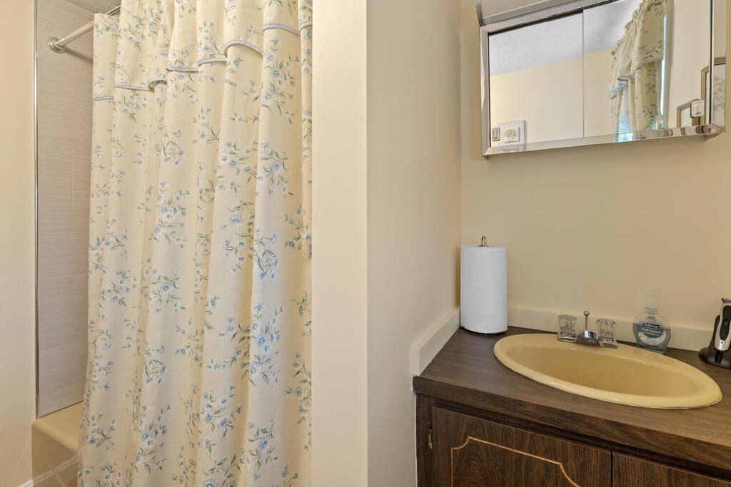 Everett, Massachusetts, 02149, United States, 3 Bedrooms Bedrooms, ,2 BathroomsBathrooms,Residential,For Sale,1937012