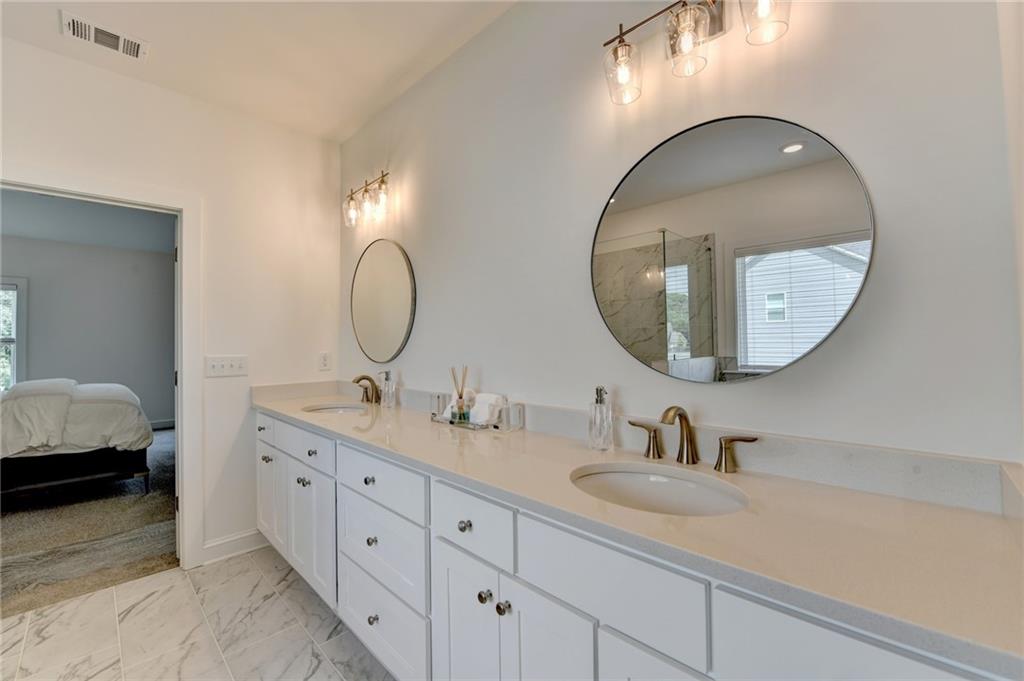 Gainesville, Georgia, 30506, United States, 5 Bedrooms Bedrooms, ,6 BathroomsBathrooms,Residential,For Sale,1978029