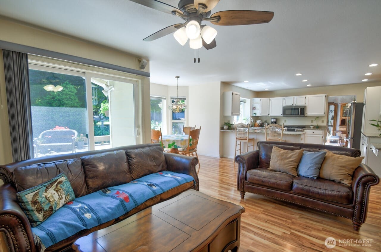 Olympia, Washington, 98516, United States, 3 Bedrooms Bedrooms, ,3 BathroomsBathrooms,Residential,For Sale,1917229