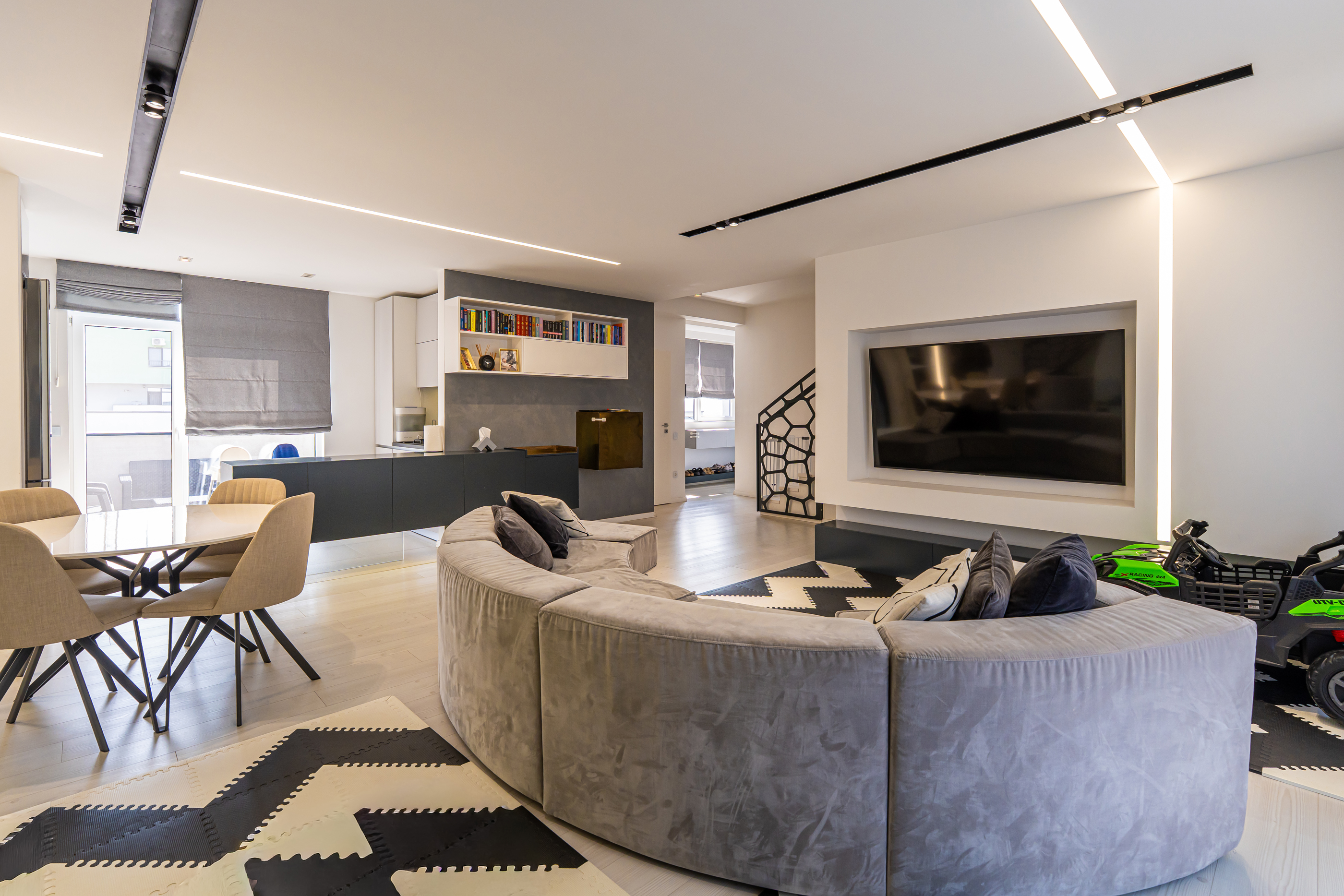  Four-Room Penthouse with Easy Access to Cluj-Napoca’s Business District - 物件實景