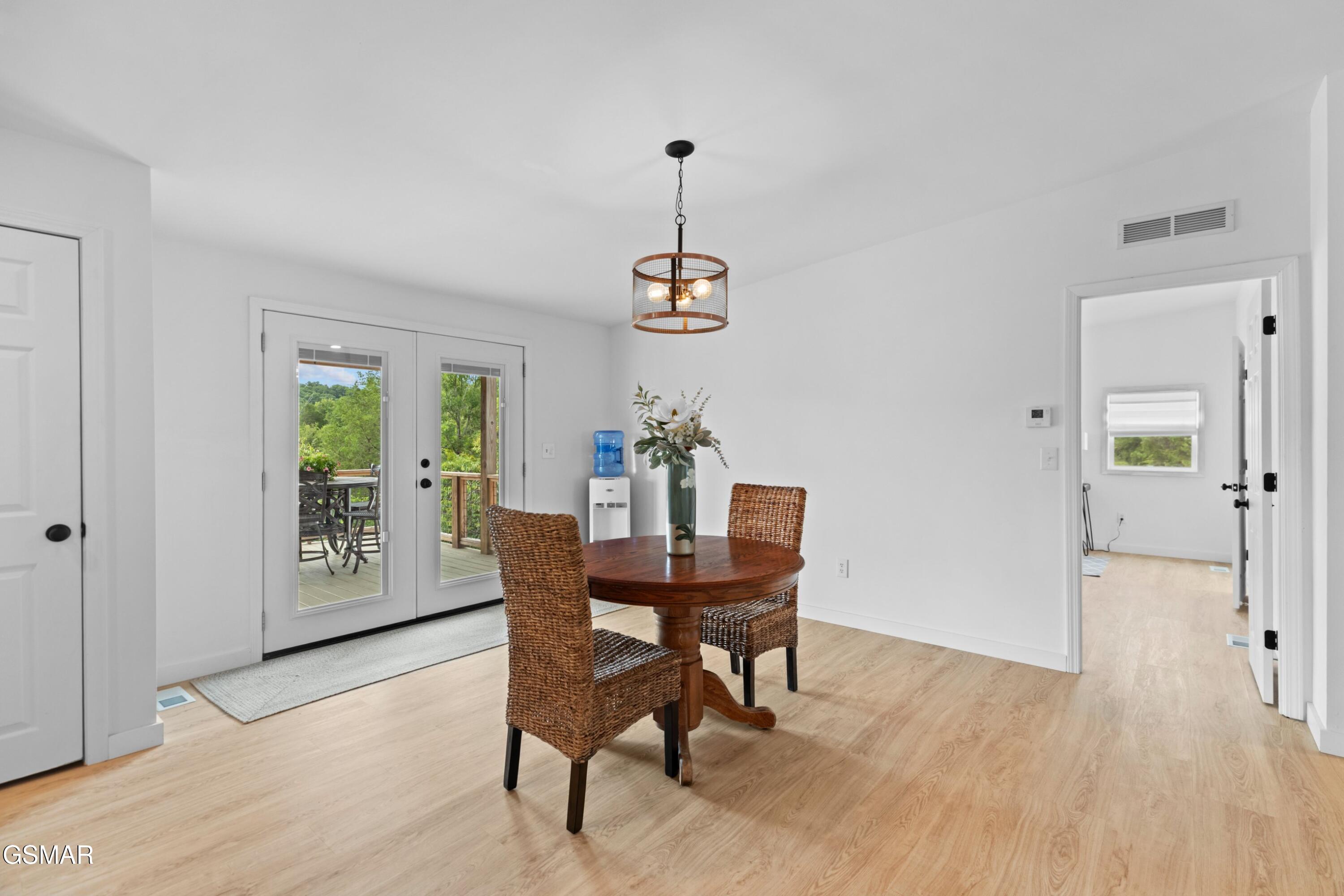 Dandridge, Tennessee, 37725, United States, 3 Bedrooms Bedrooms, ,2 BathroomsBathrooms,Residential,For Sale,1982636