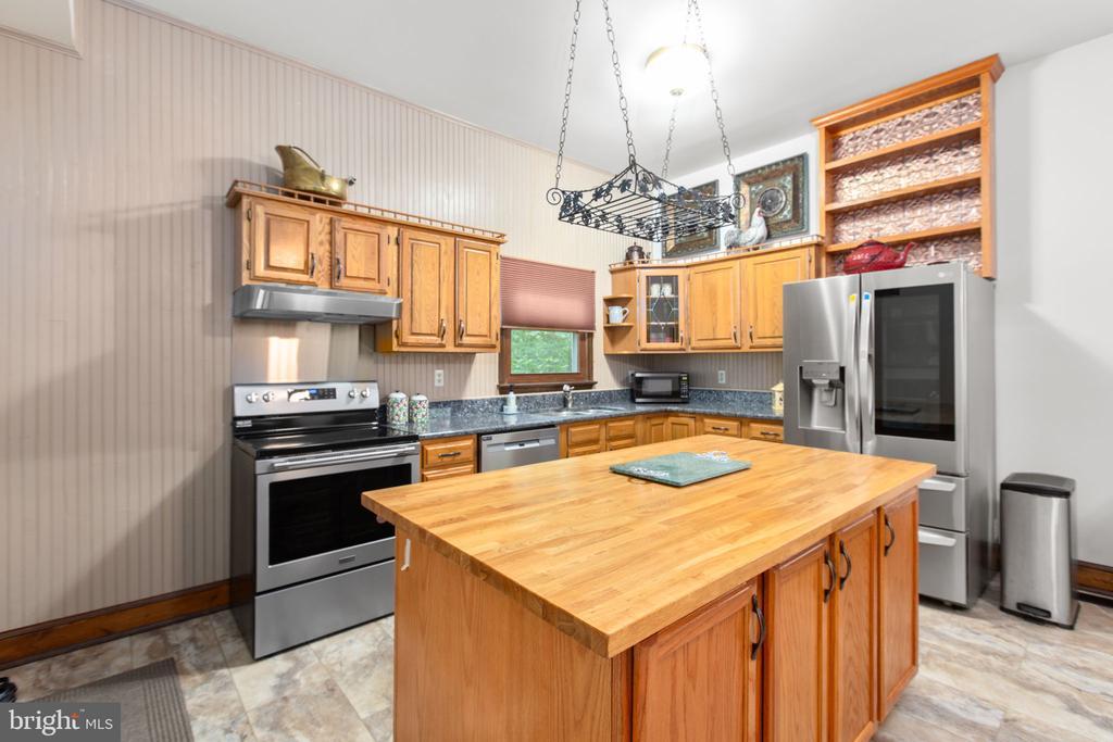 Stafford, Virginia, 22554, United States, 4 Bedrooms Bedrooms, ,4 BathroomsBathrooms,Residential,For Sale,1918482