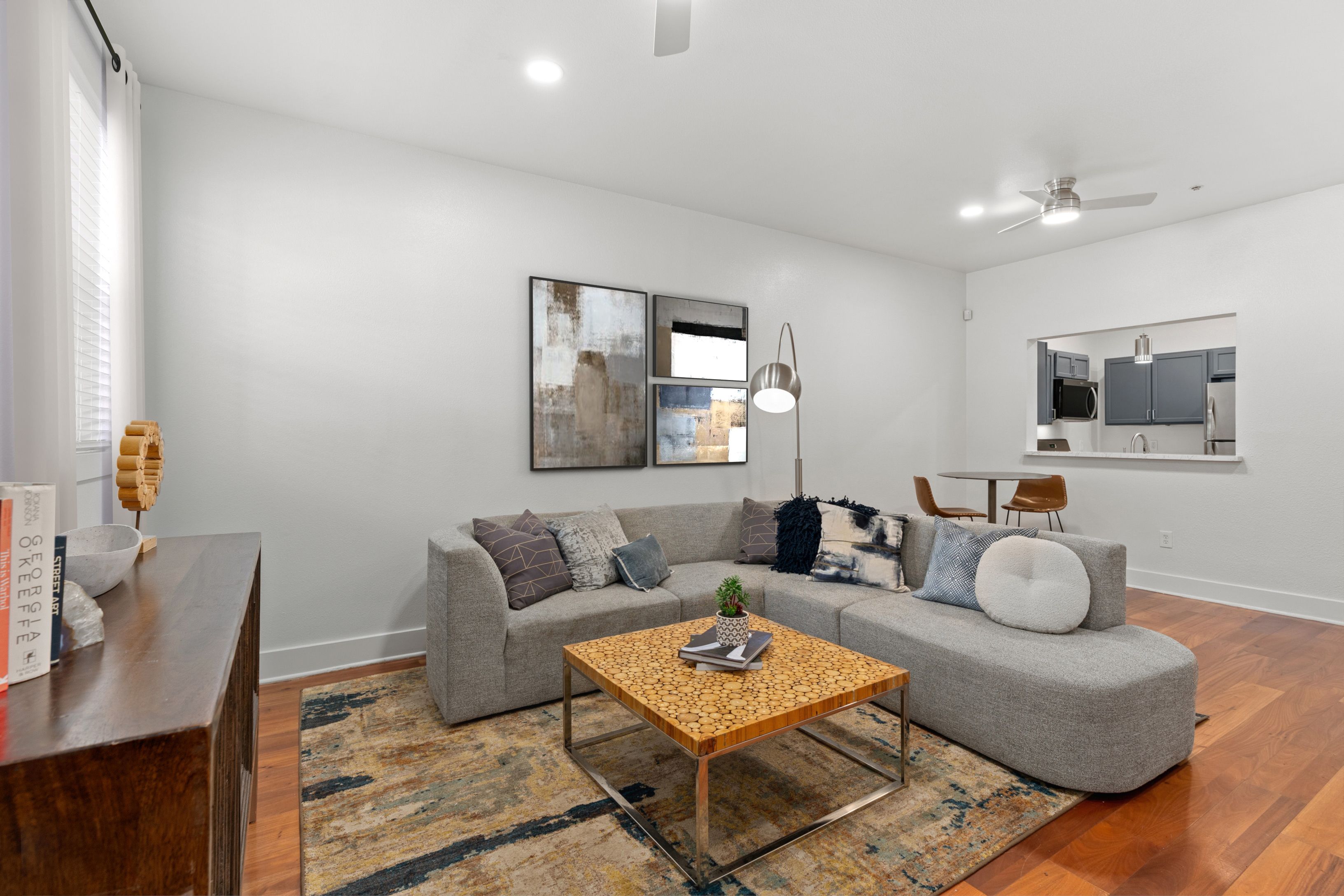  Freshy Updated King William Condo - 物件實景