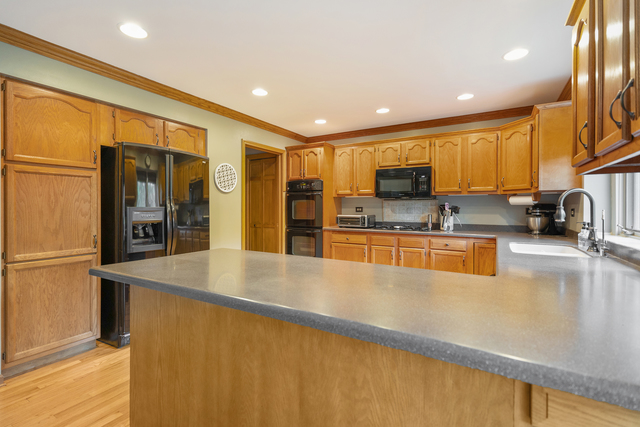 Huntley, Illinois, 60142, United States, 4 Bedrooms Bedrooms, ,3 BathroomsBathrooms,Residential,For Sale,1985712