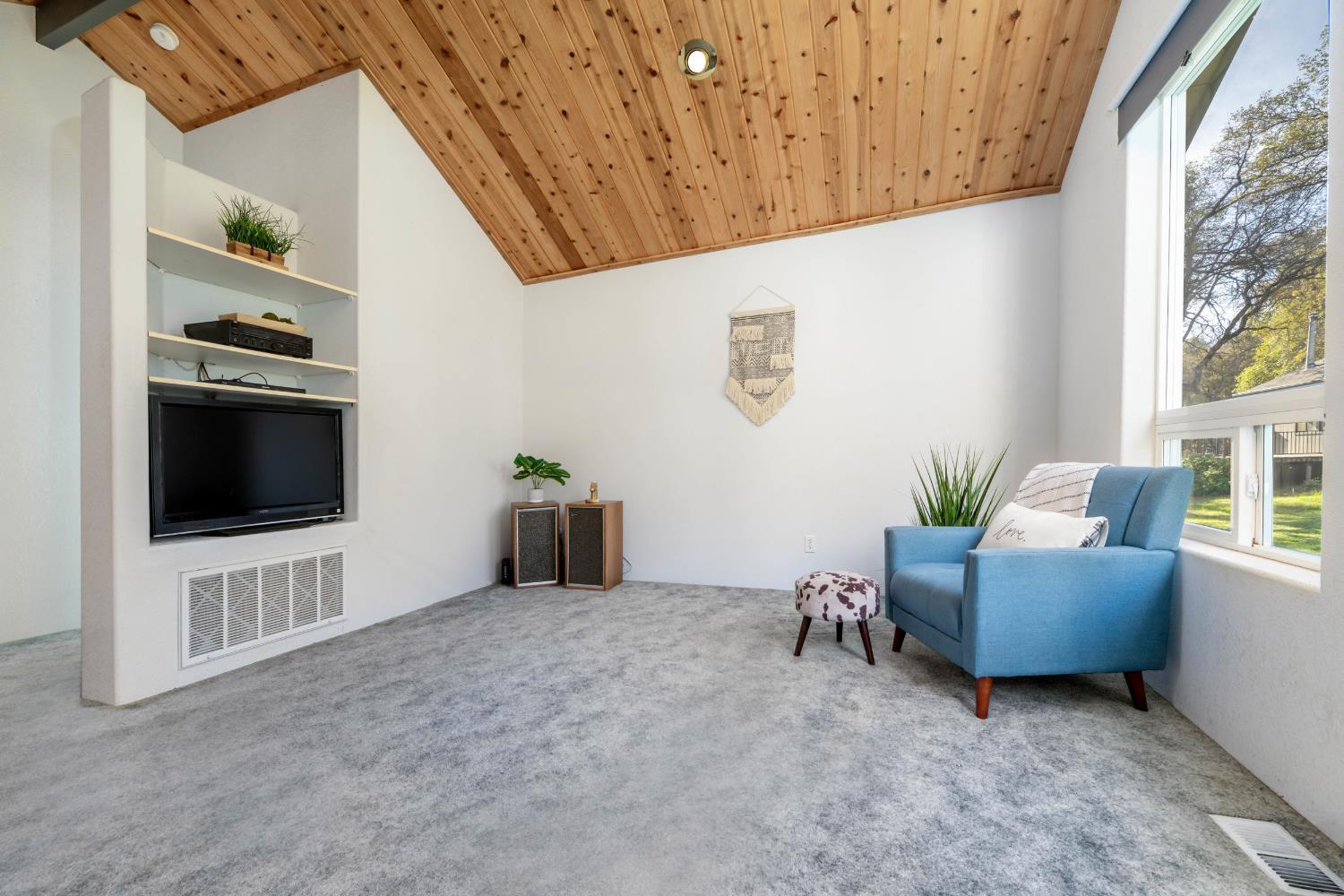 Penn Valley, California, 95946, United States, 3 Bedrooms Bedrooms, ,3 BathroomsBathrooms,Residential,For Sale,1989593