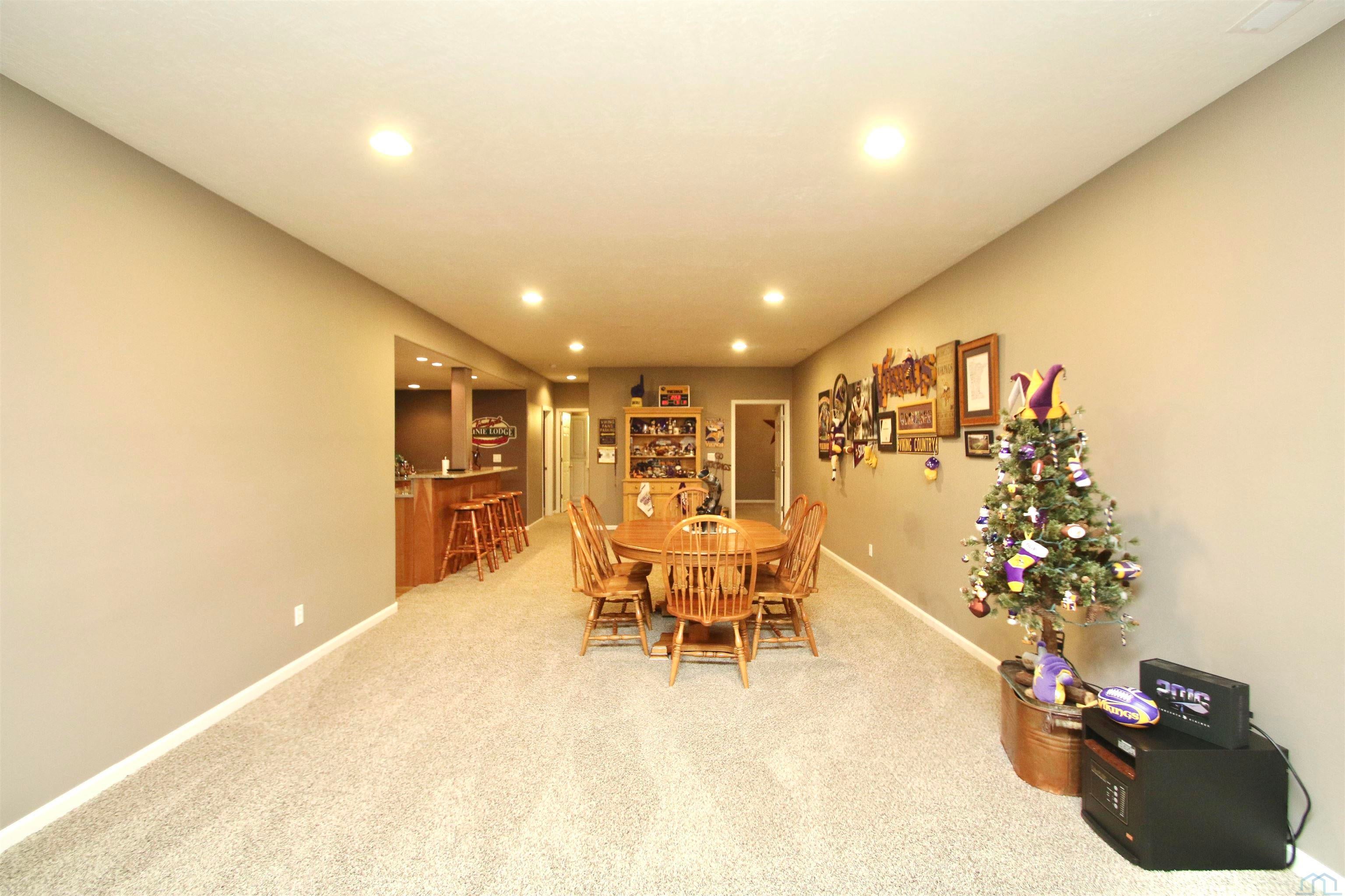Dakota Dunes, South Dakota, 57049, United States, 4 Bedrooms Bedrooms, ,3 BathroomsBathrooms,Residential,For Sale,2033503