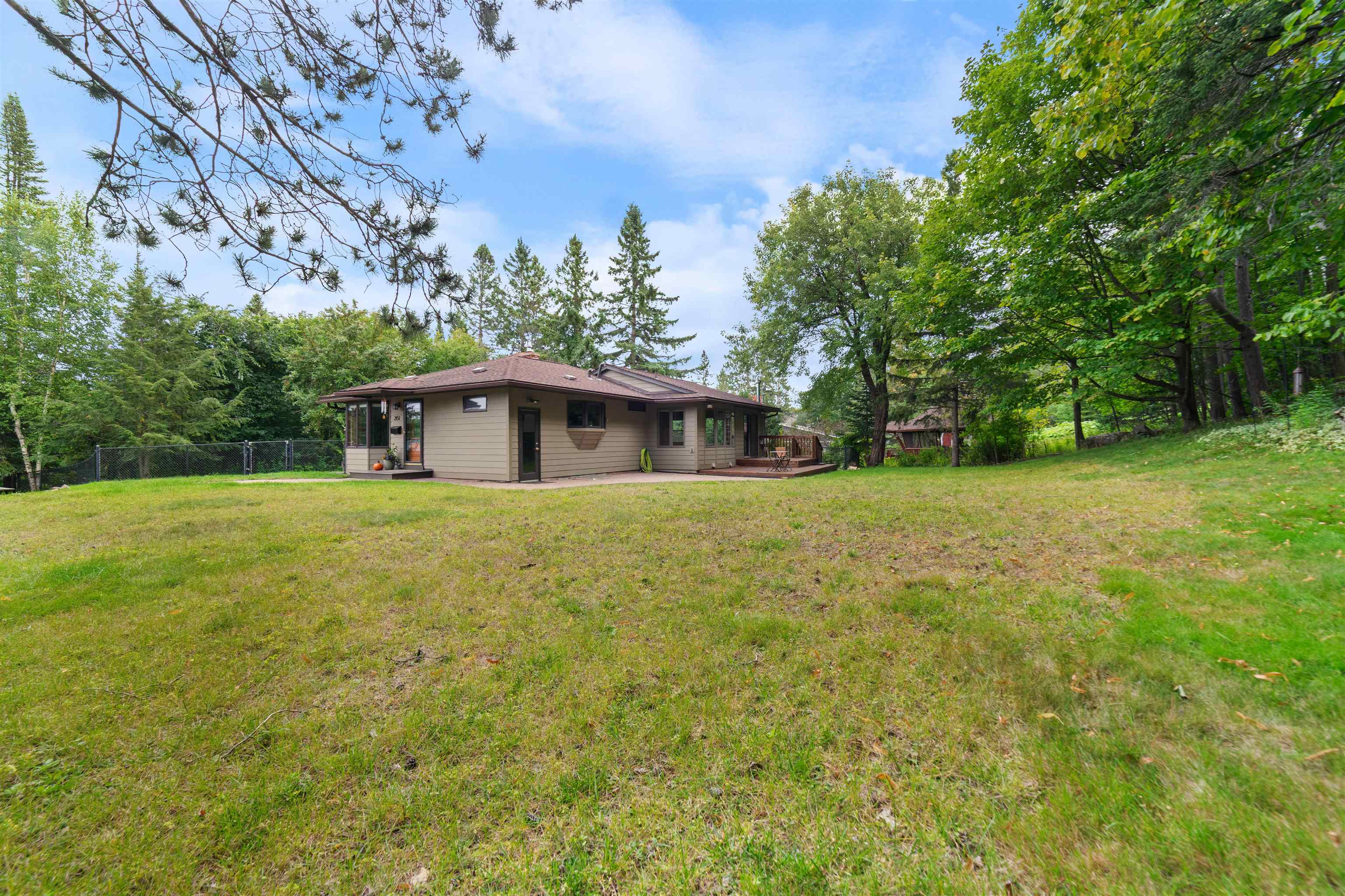 Duluth, Minnesota, 55803, United States, 4 Bedrooms Bedrooms, ,1 BathroomBathrooms,Residential,For Sale,1942593