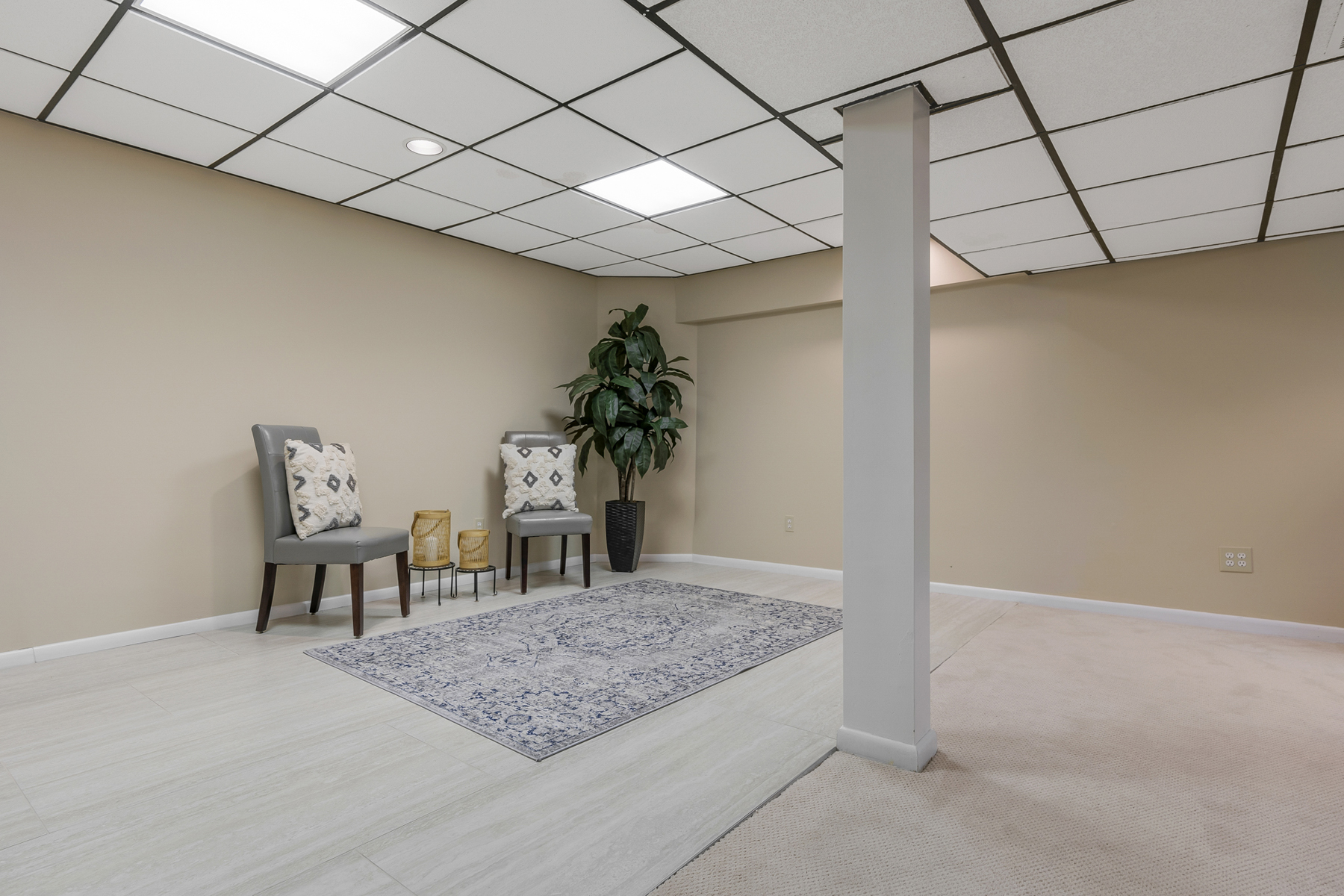 ?Spring Ridge? Well Maintained and Updated Half Duplex - 物件實景