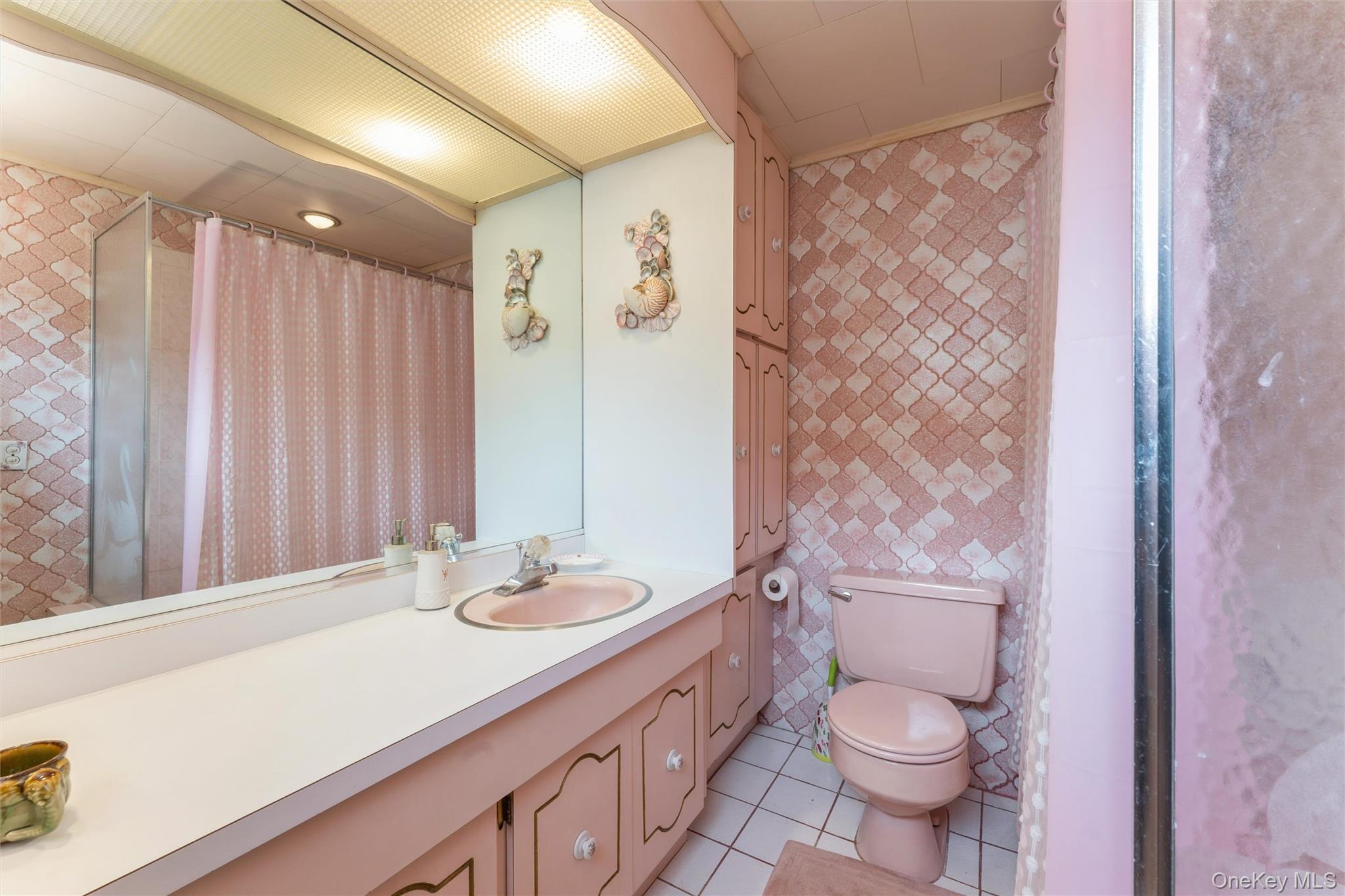 Williston Park, New York, 11596, United States, 3 Bedrooms Bedrooms, ,2 BathroomsBathrooms,Residential,For Sale,1960475