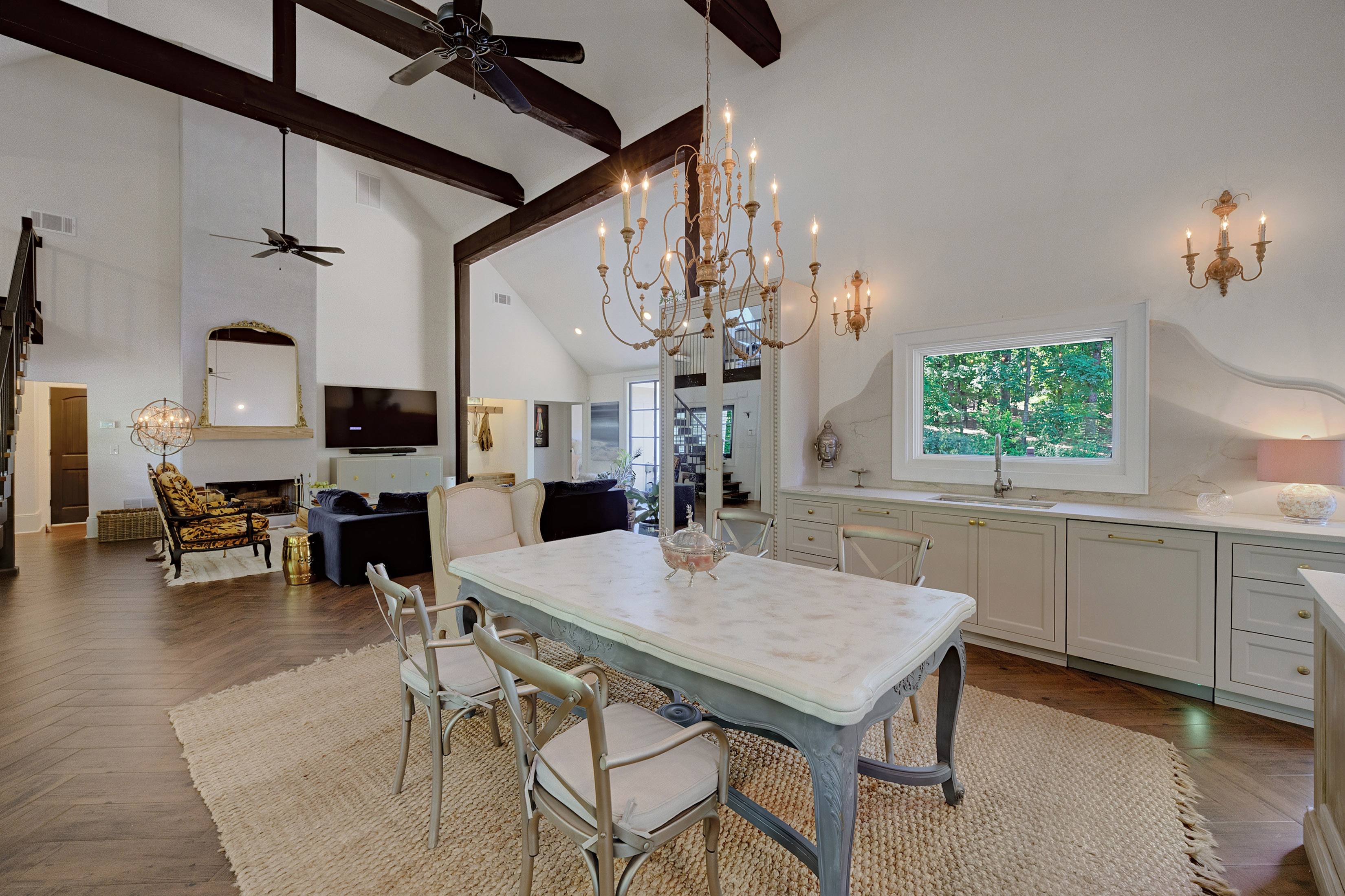  Exceptional Custom-built French Country Estate with Equestrian Amenities - 物件實景