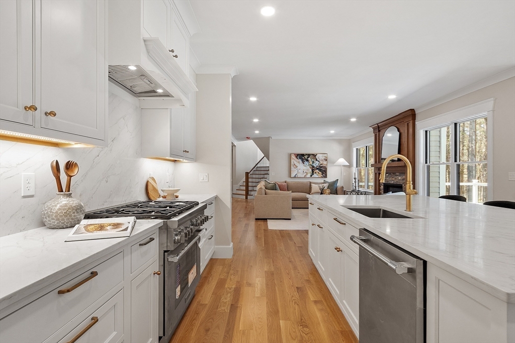 Carlisle, Massachusetts, 01741, United States, 5 Bedrooms Bedrooms, ,6 BathroomsBathrooms,Residential,For Sale,1792781